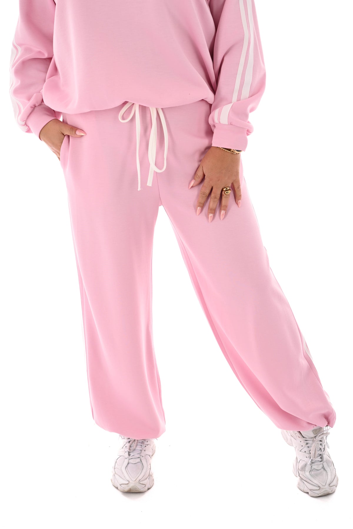 Tweedelig pak met smalle bies aantrekkoord roze