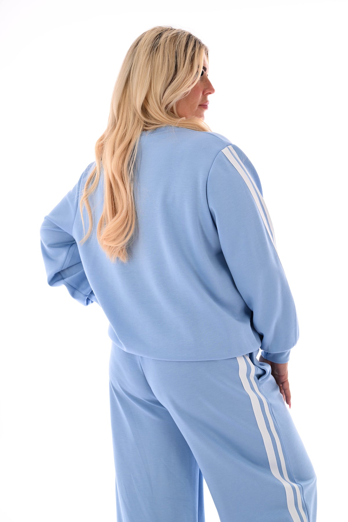 Tweedelig pak met smalle bies aantrekkoord lichtblauw