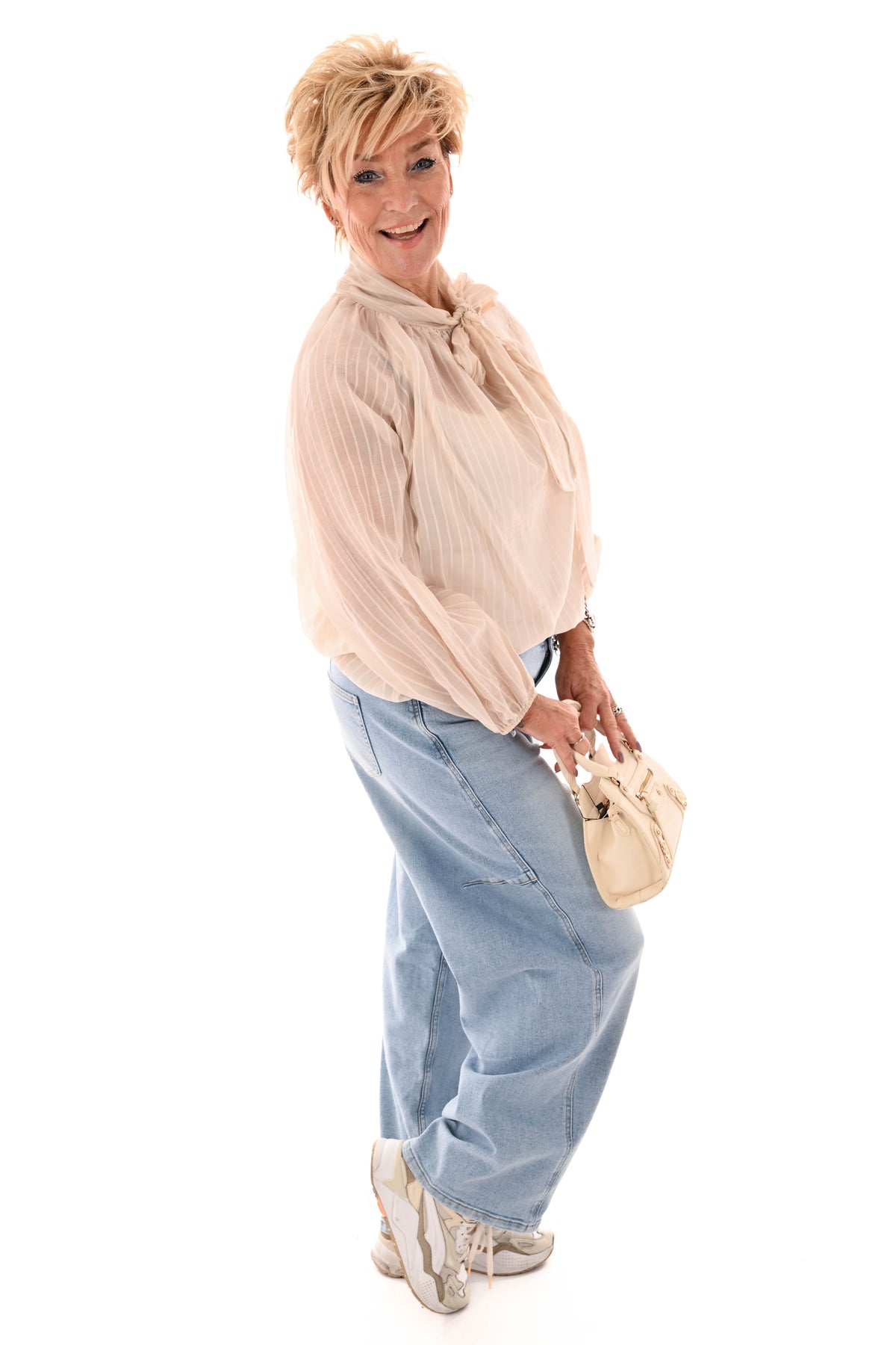 Blouse fijne streepjes met strik beige