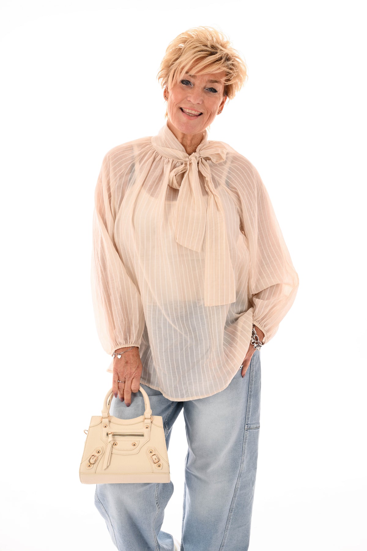 Blouse fijne streepjes met strik beige