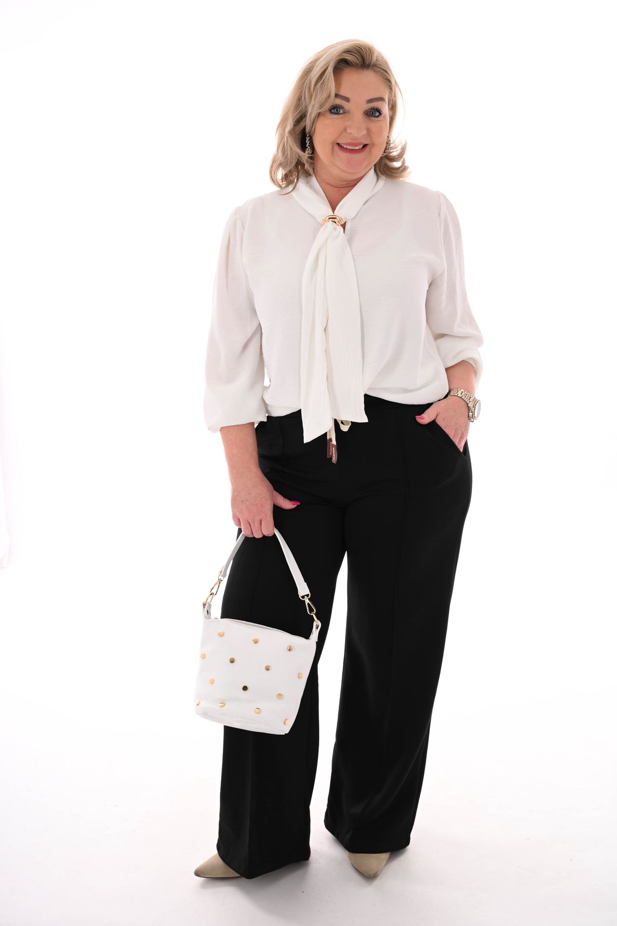 Top roezelmouwen met hals detail uni roomwit