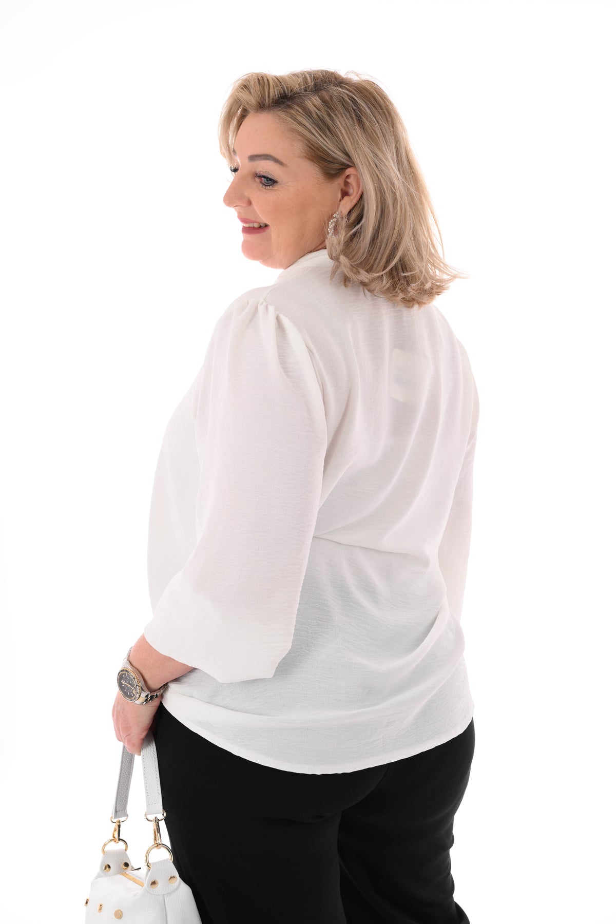 Top roezelmouwen met hals detail uni roomwit