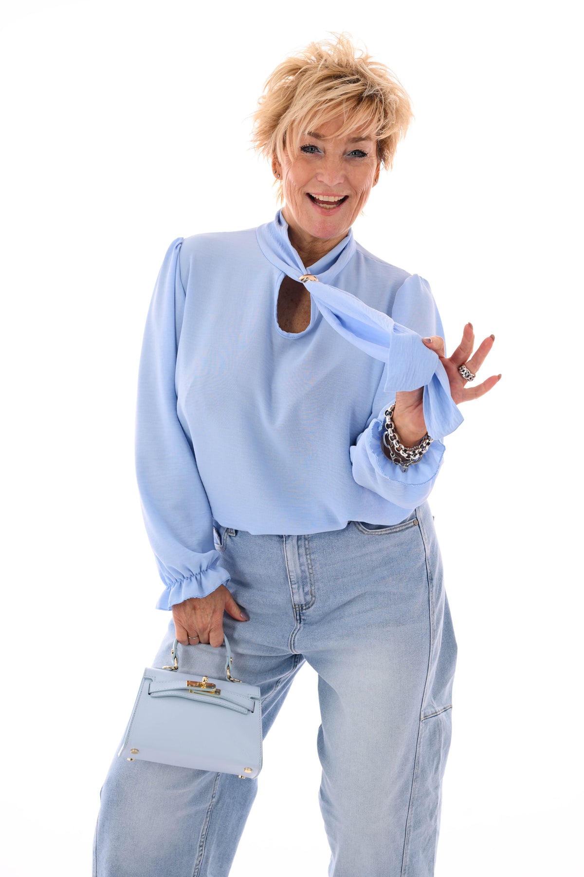 Top roezelmouwen met hals detail uni lichtblauw