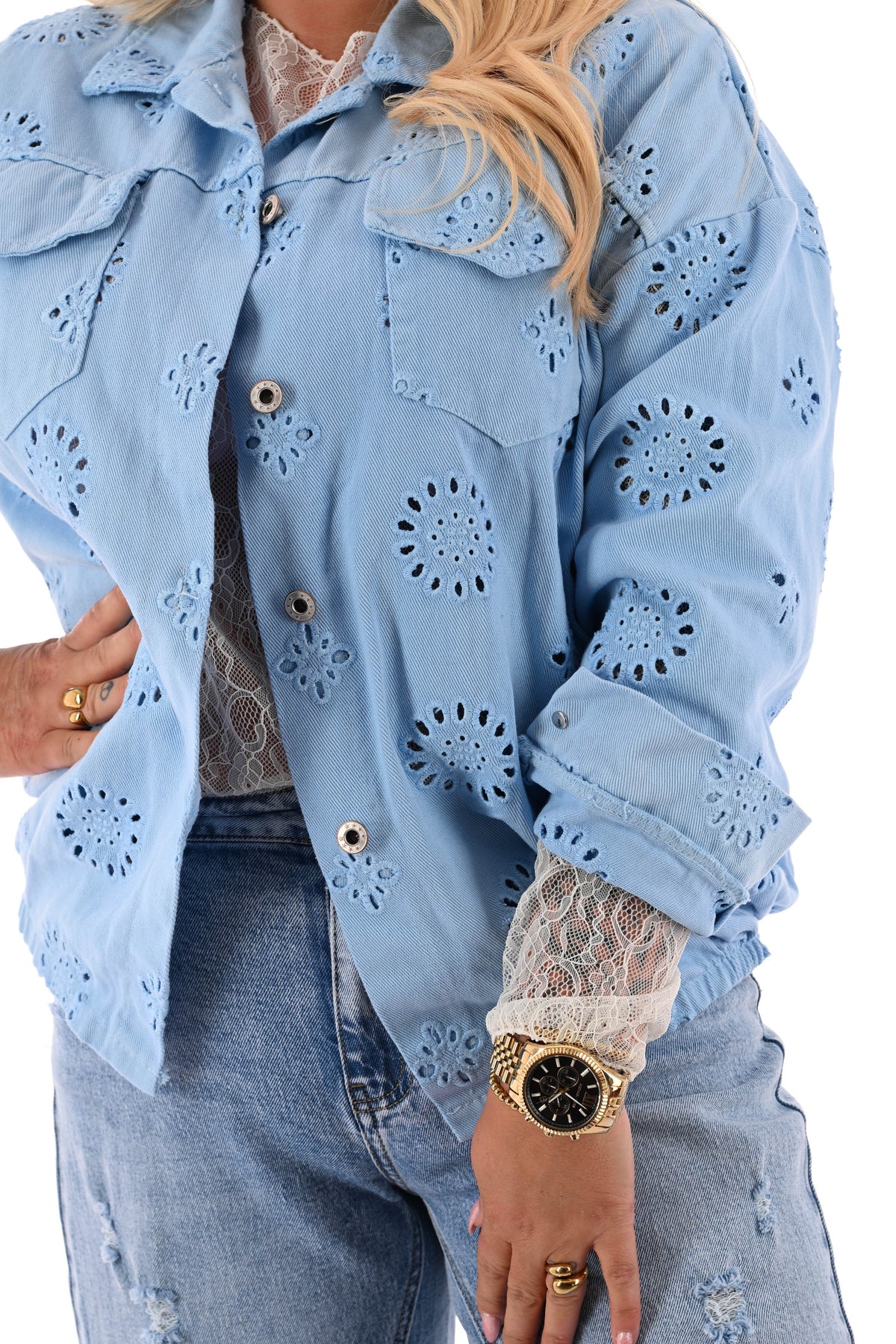 Jasje broderie met borstzakken lichtblauw