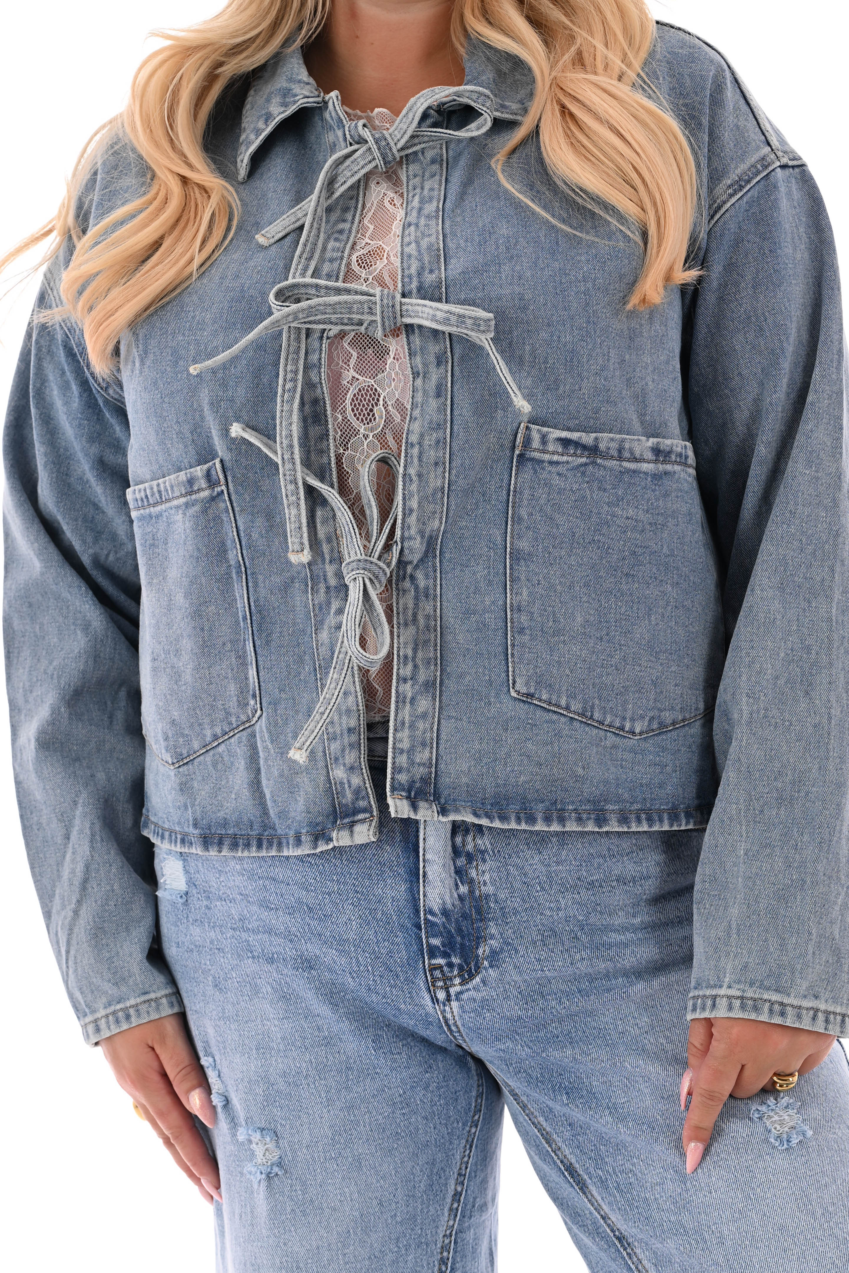 Denim jas met vetersluiting blauw