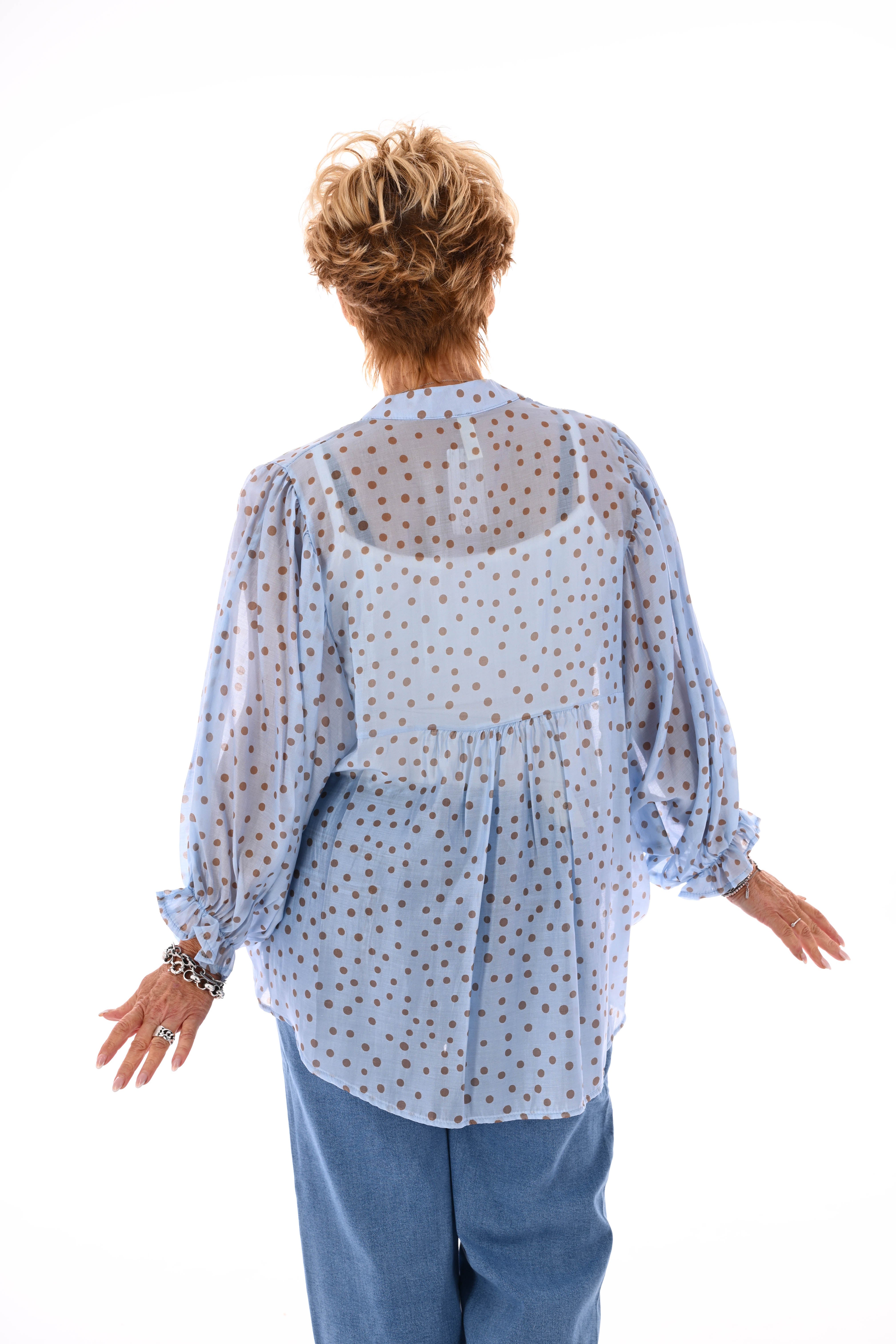 Blouse dots roezelmouwen lichtblauw