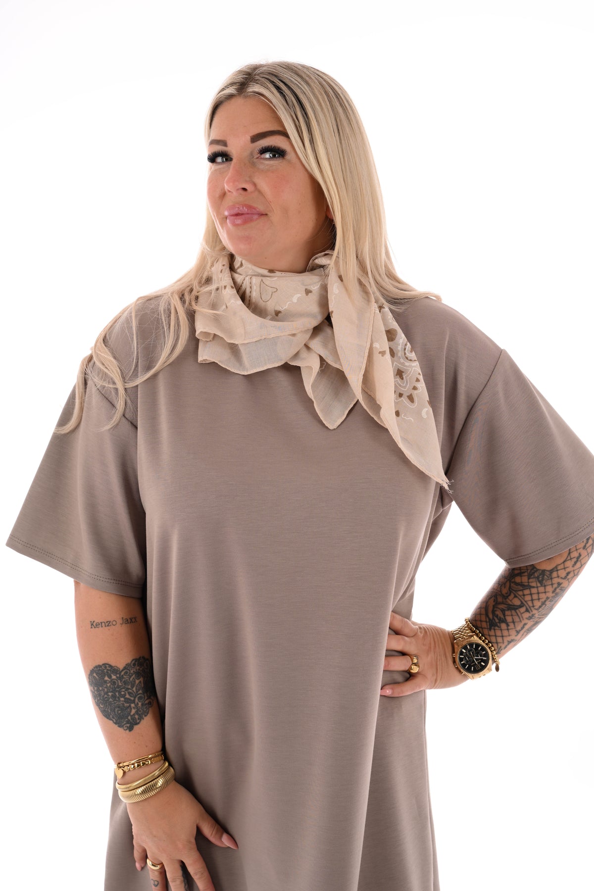 Kort sjaaltje hartjes beige