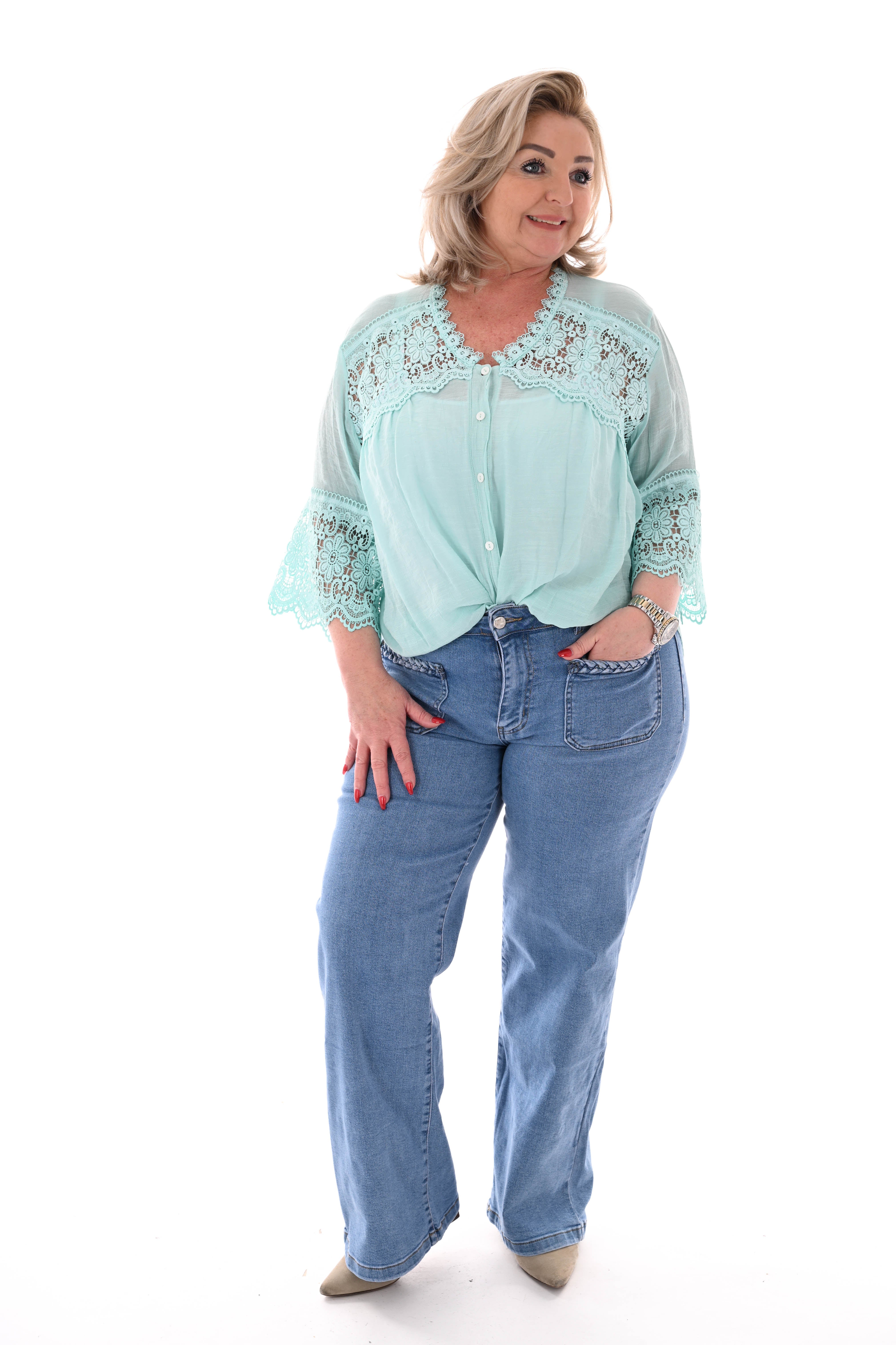 Blouse broderie detail 3/4e mouwen turquoise