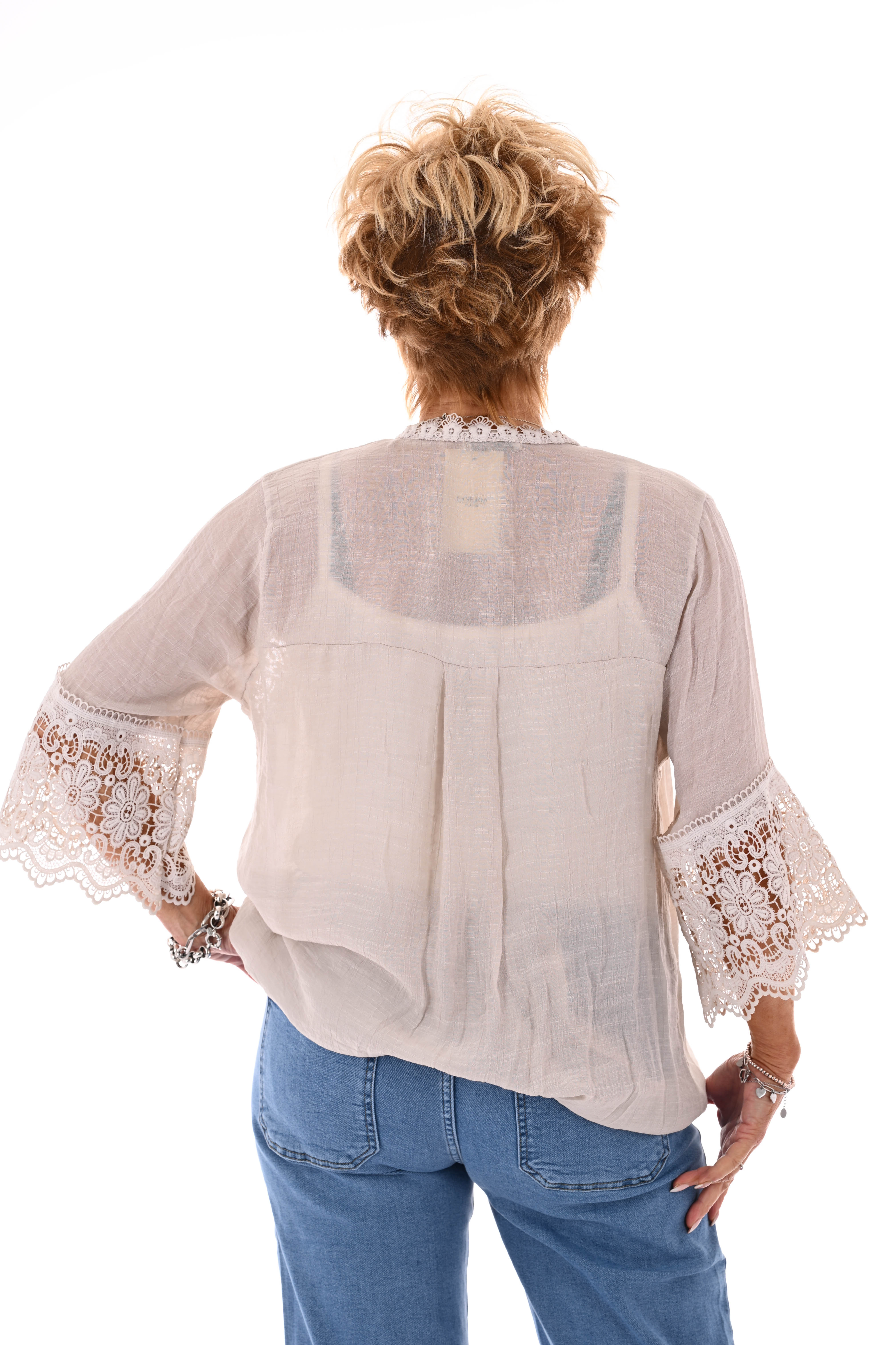Blouse broderie detail 3/4e mouwen beige