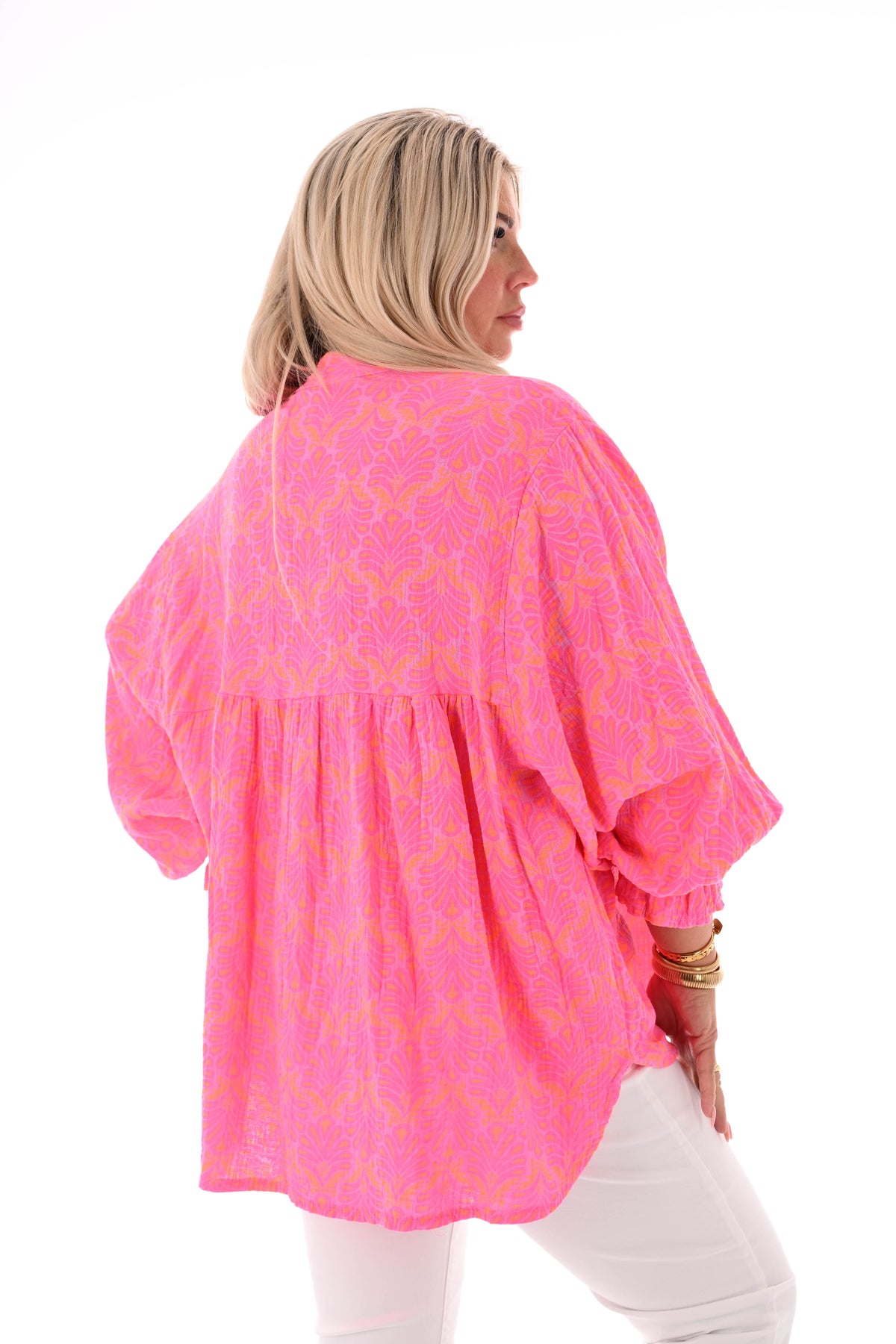 Blouse roezelmouwen abstracte bloemen lila/fuchsia