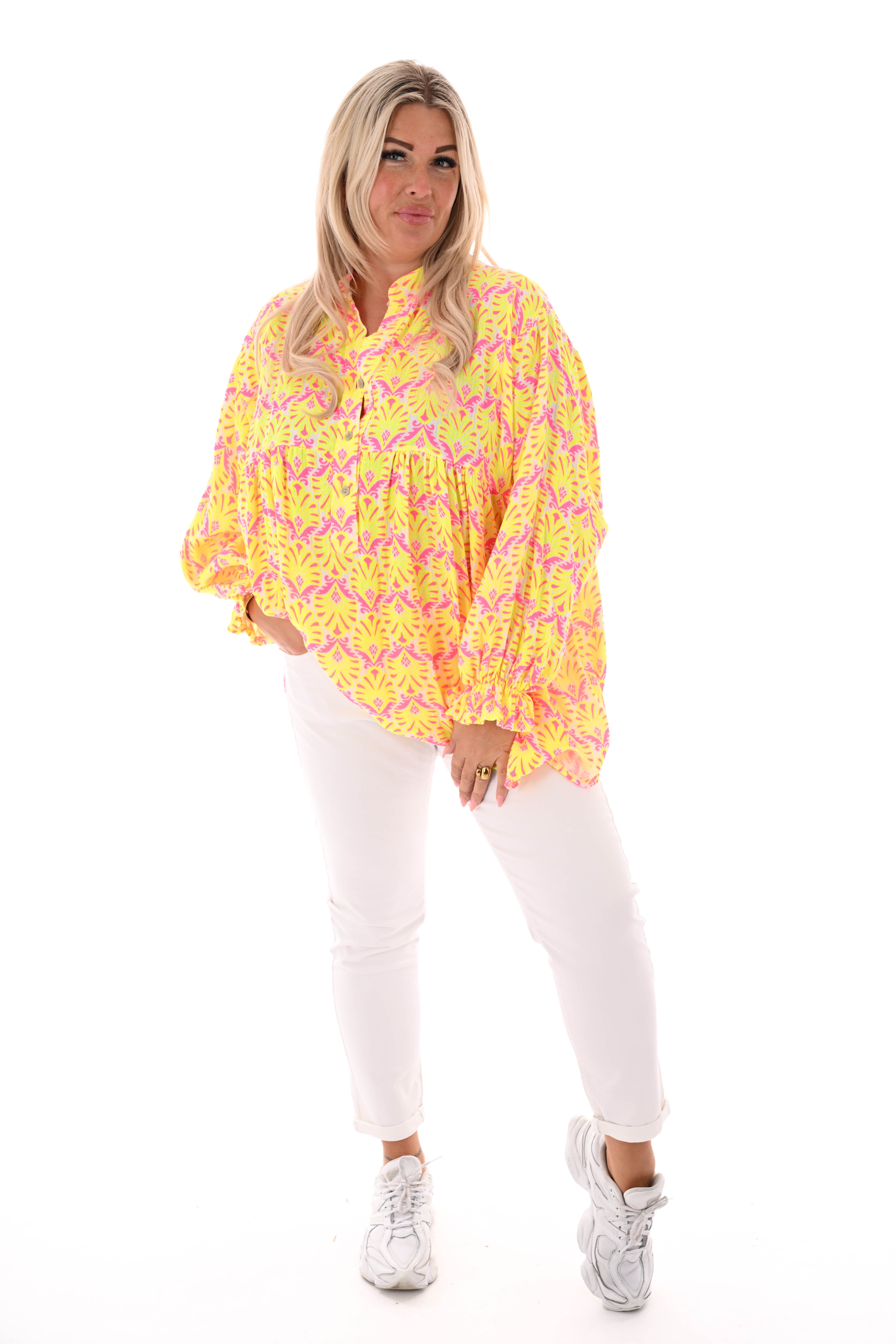 Blouse roezelmouwen abstracte bloemen roomwit/geel