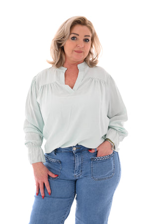 Top met roezelmouwen en v-hals mintgroen
