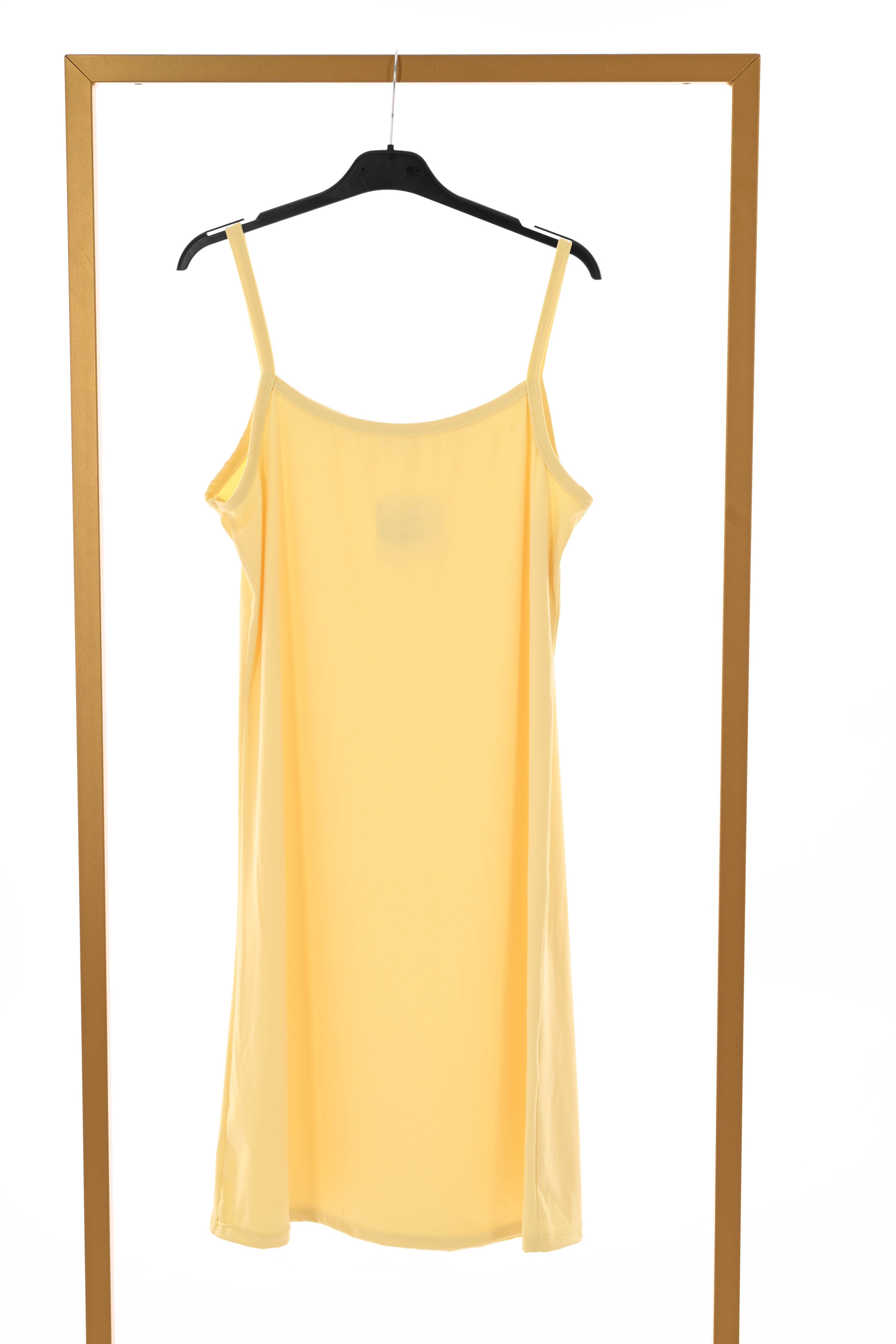 Onderjurkje met smalle bandjes lichtgeel