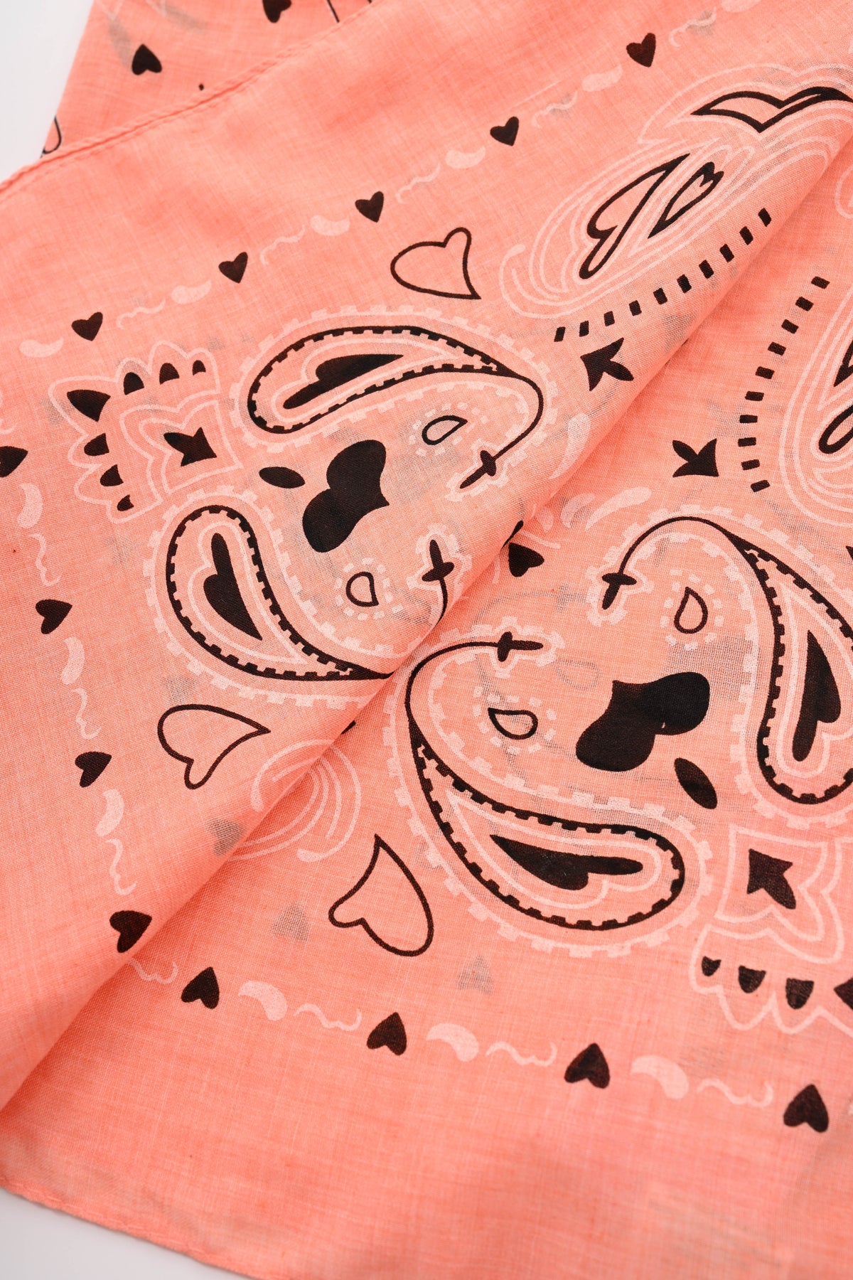 Kort sjaaltje hartjes zalm