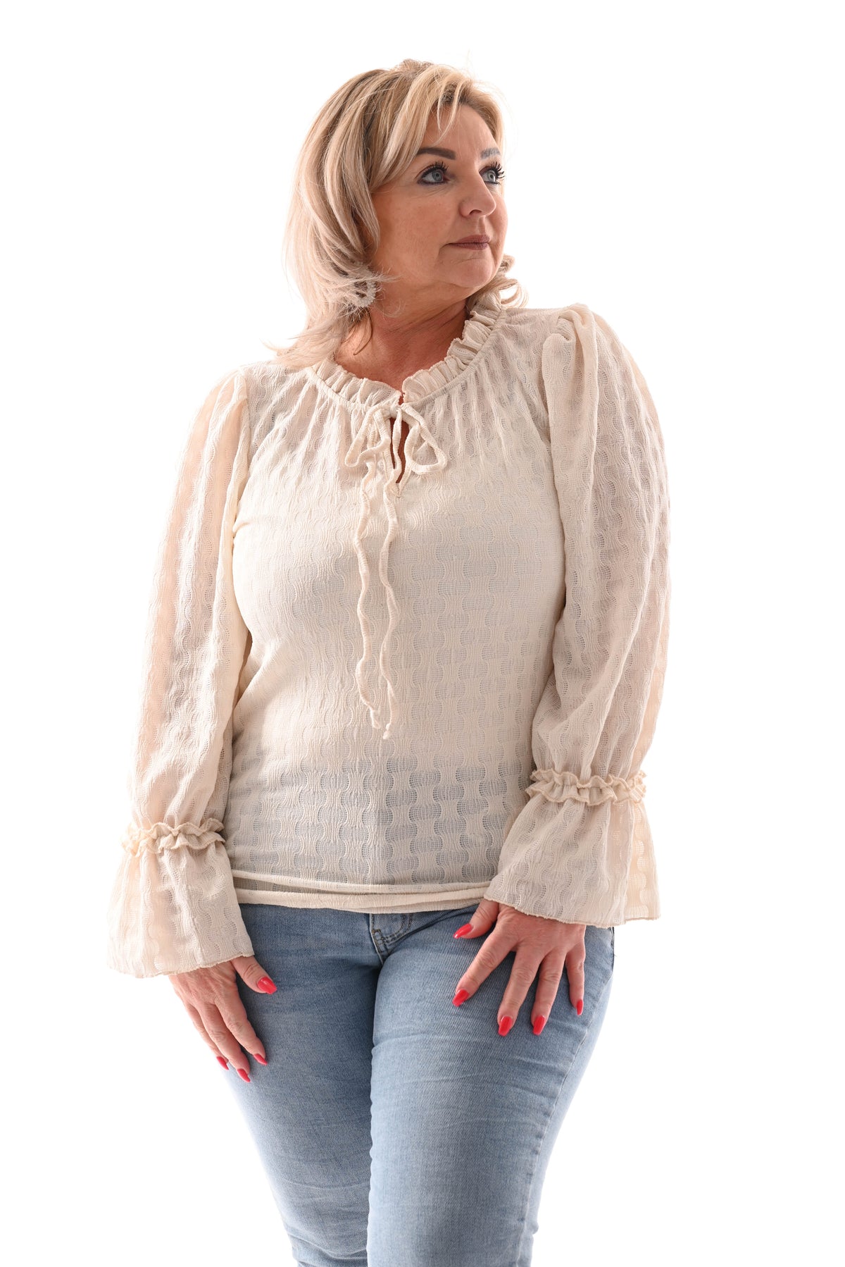 Top trompet mouwen met strik creme