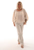 Top met trompetmouwen en kant beige