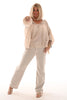 Top met trompetmouwen en kant beige