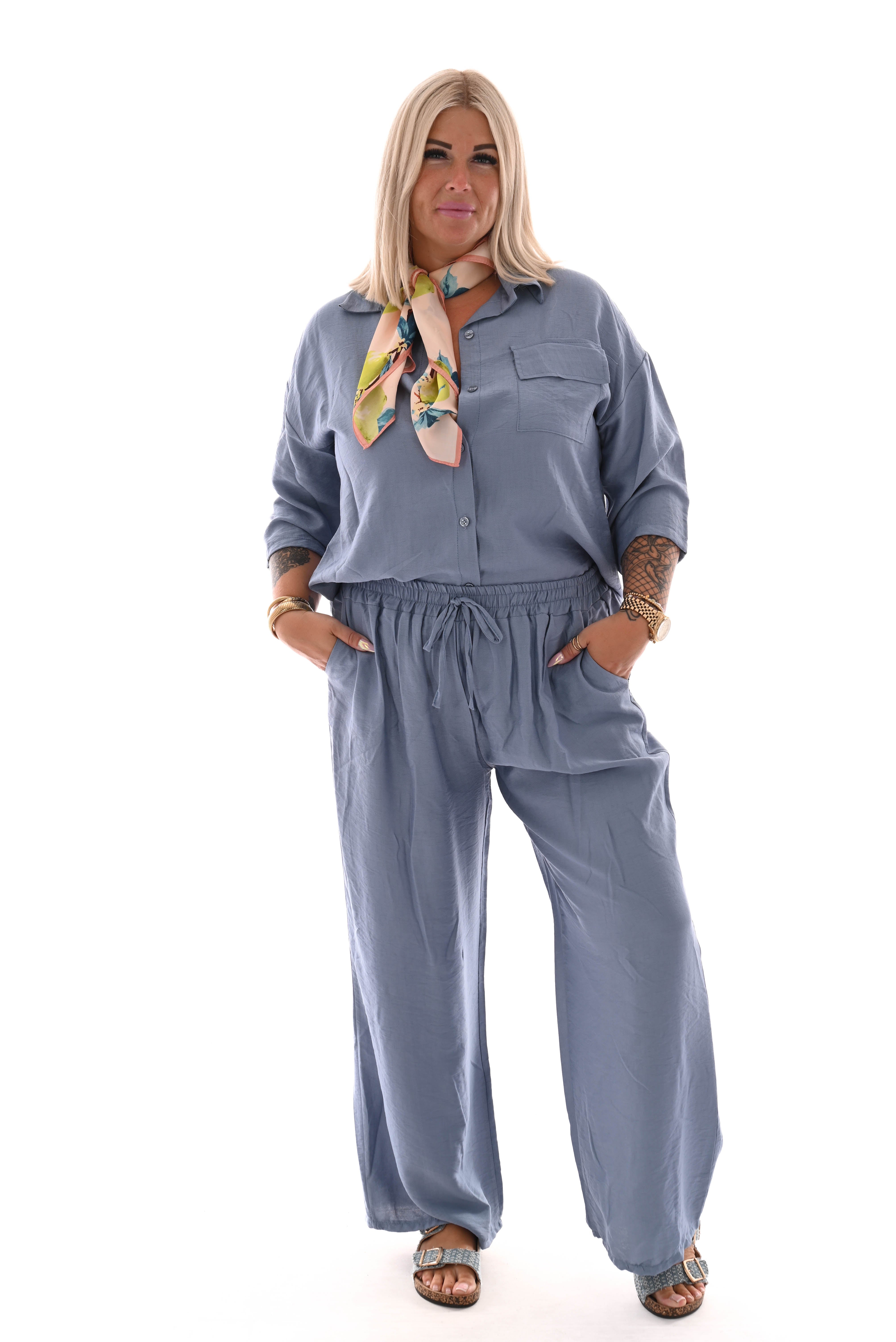 Tweedelig set blouse met borstzak uni jeansblauw