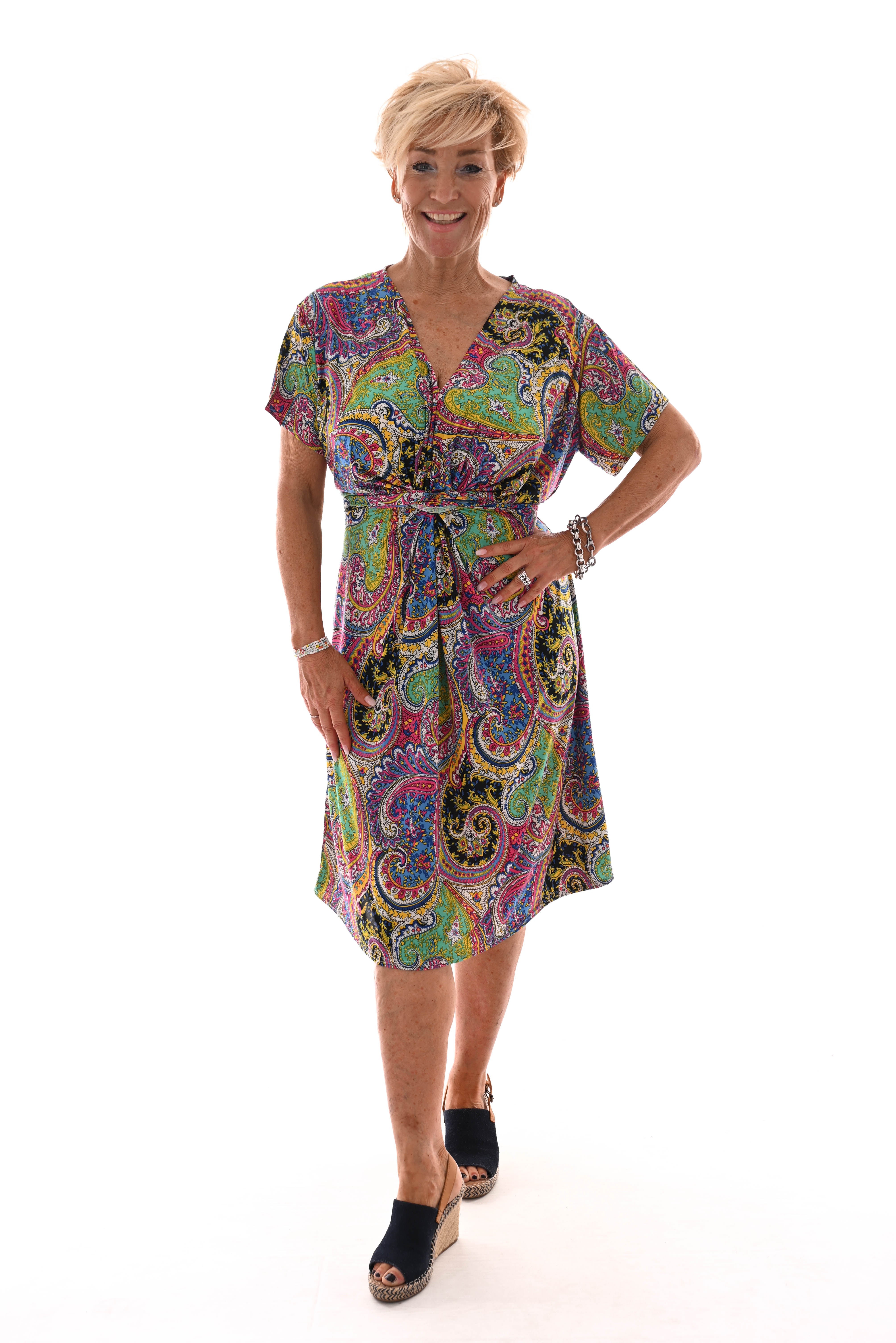 Korte jurk knoopdetail print paisley zwart/groen