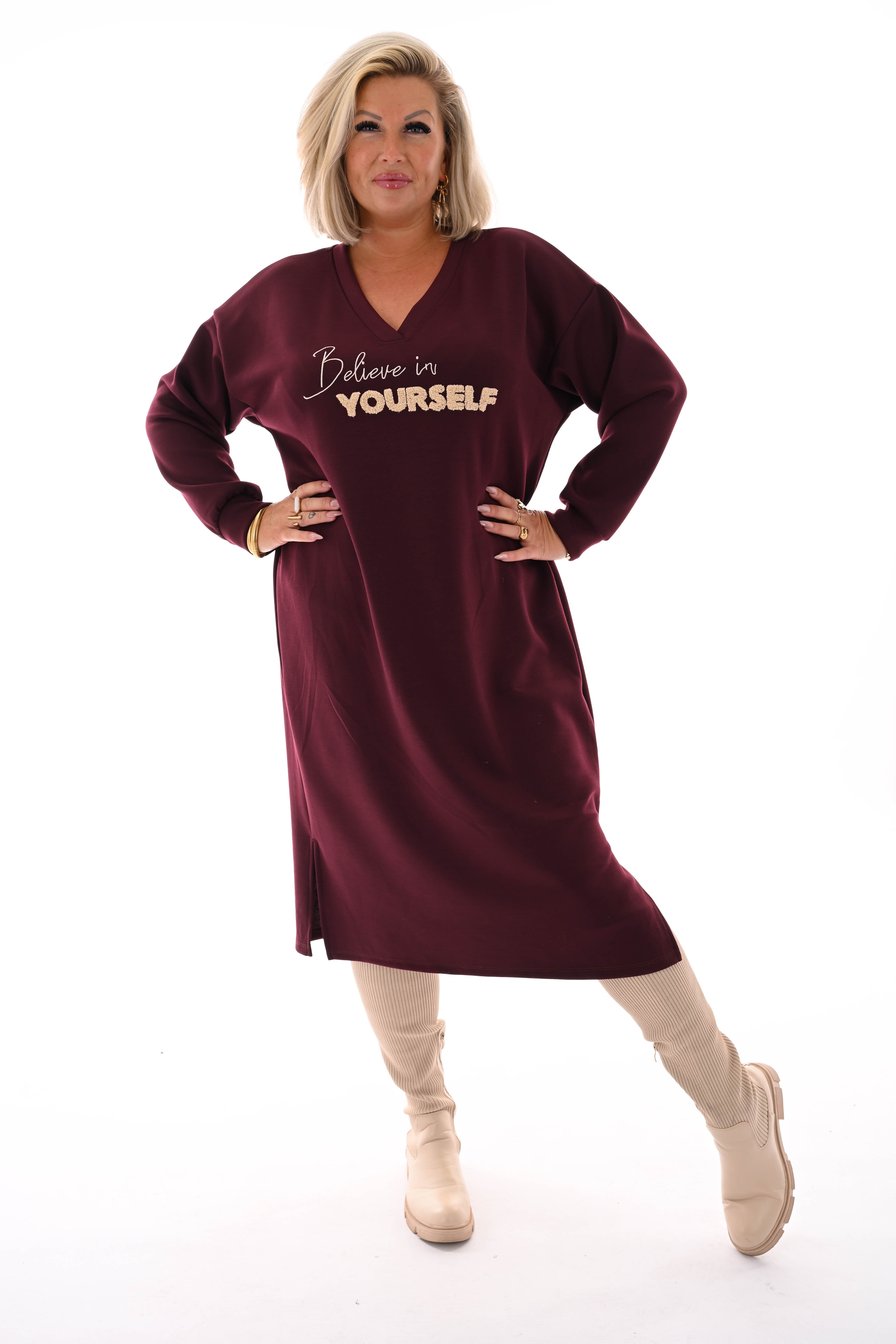 Sweaterdress believe in yourself aubergine