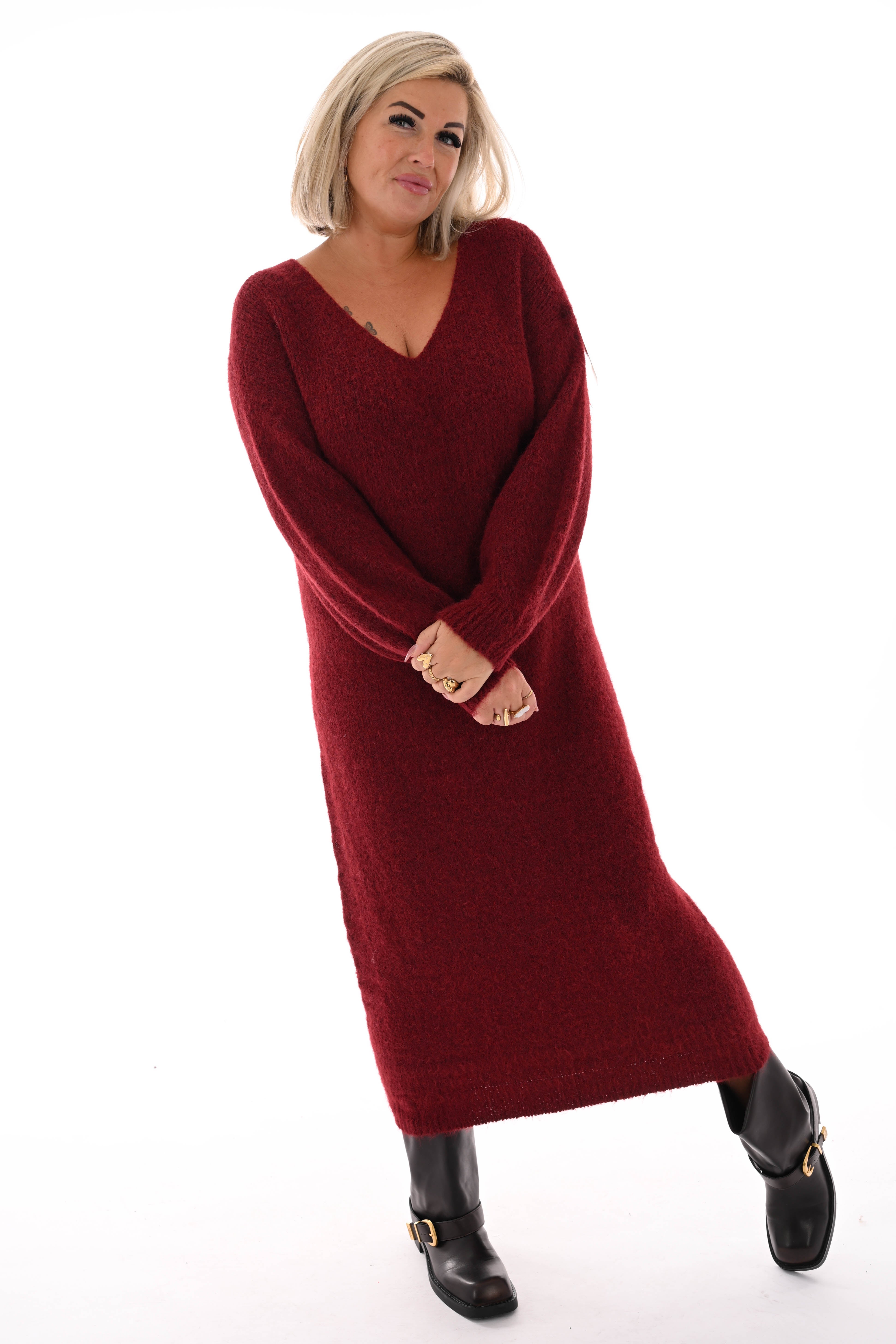 Jurk lang fijn gebreid  v-hals bordeaux