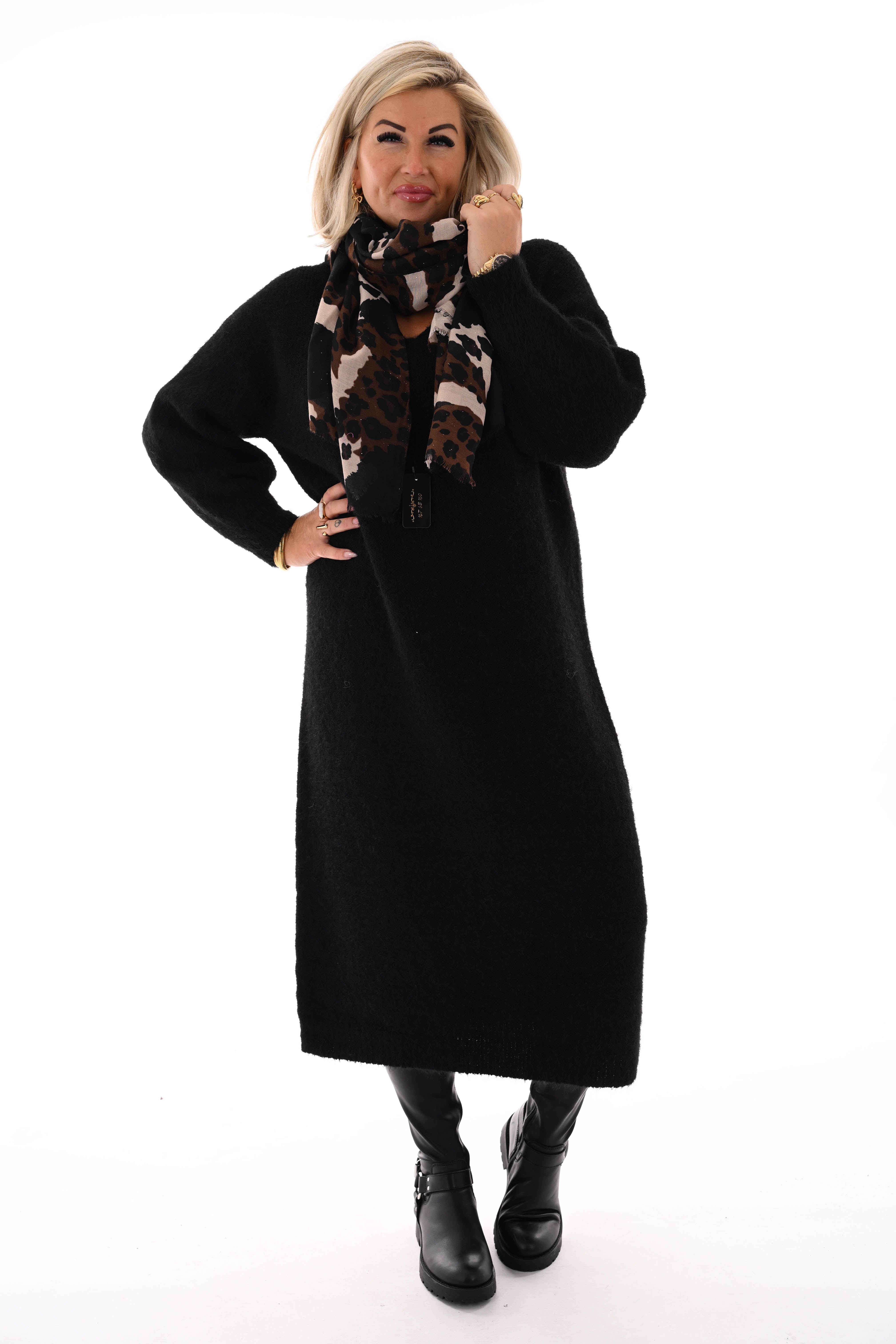 Jurk lang fijn gebreid  v-hals zwart