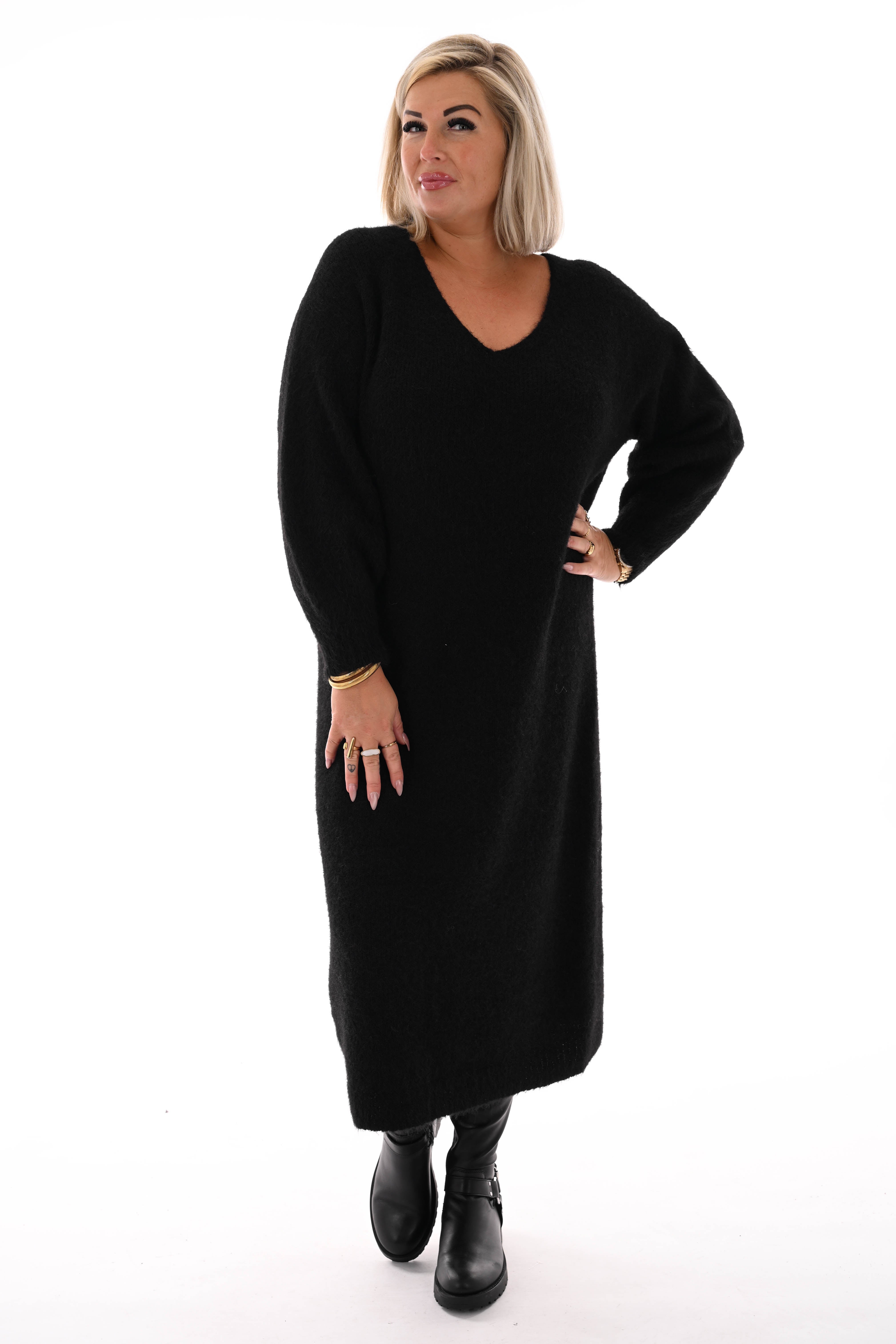 Jurk lang fijn gebreid  v-hals zwart