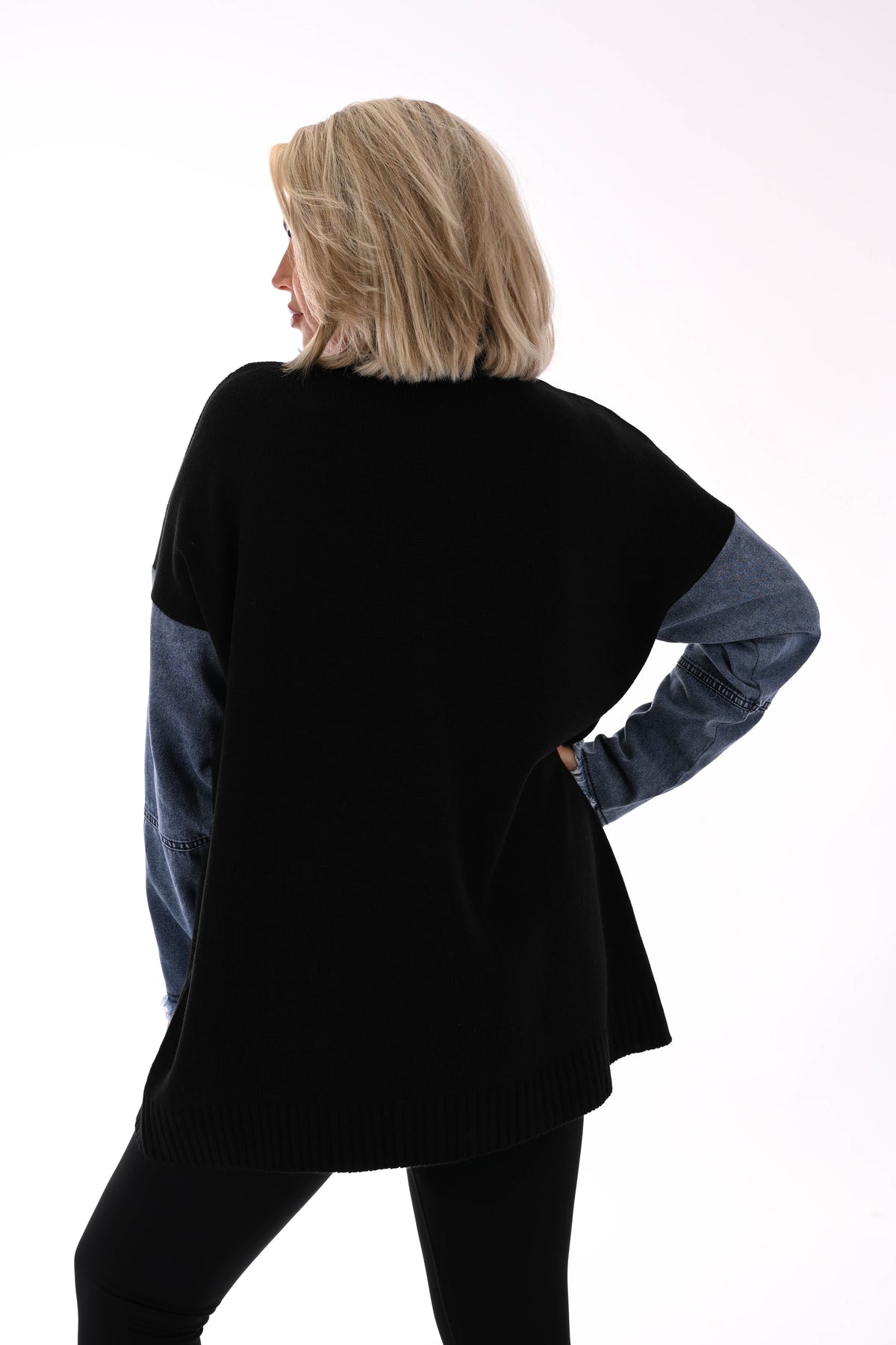 Gebreid vest met jeans zwart