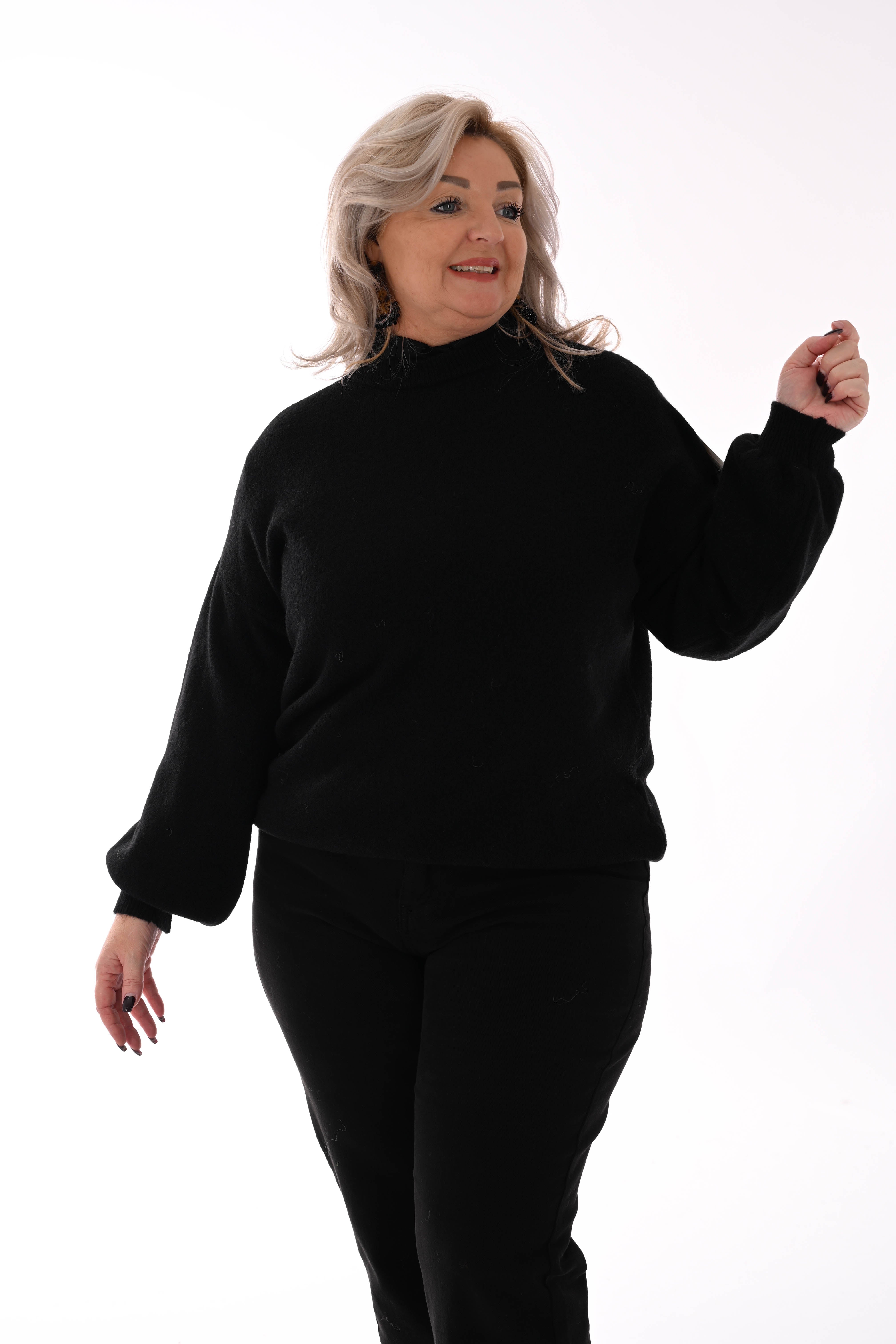 Fijn gebreide trui ronde hals uni zwart