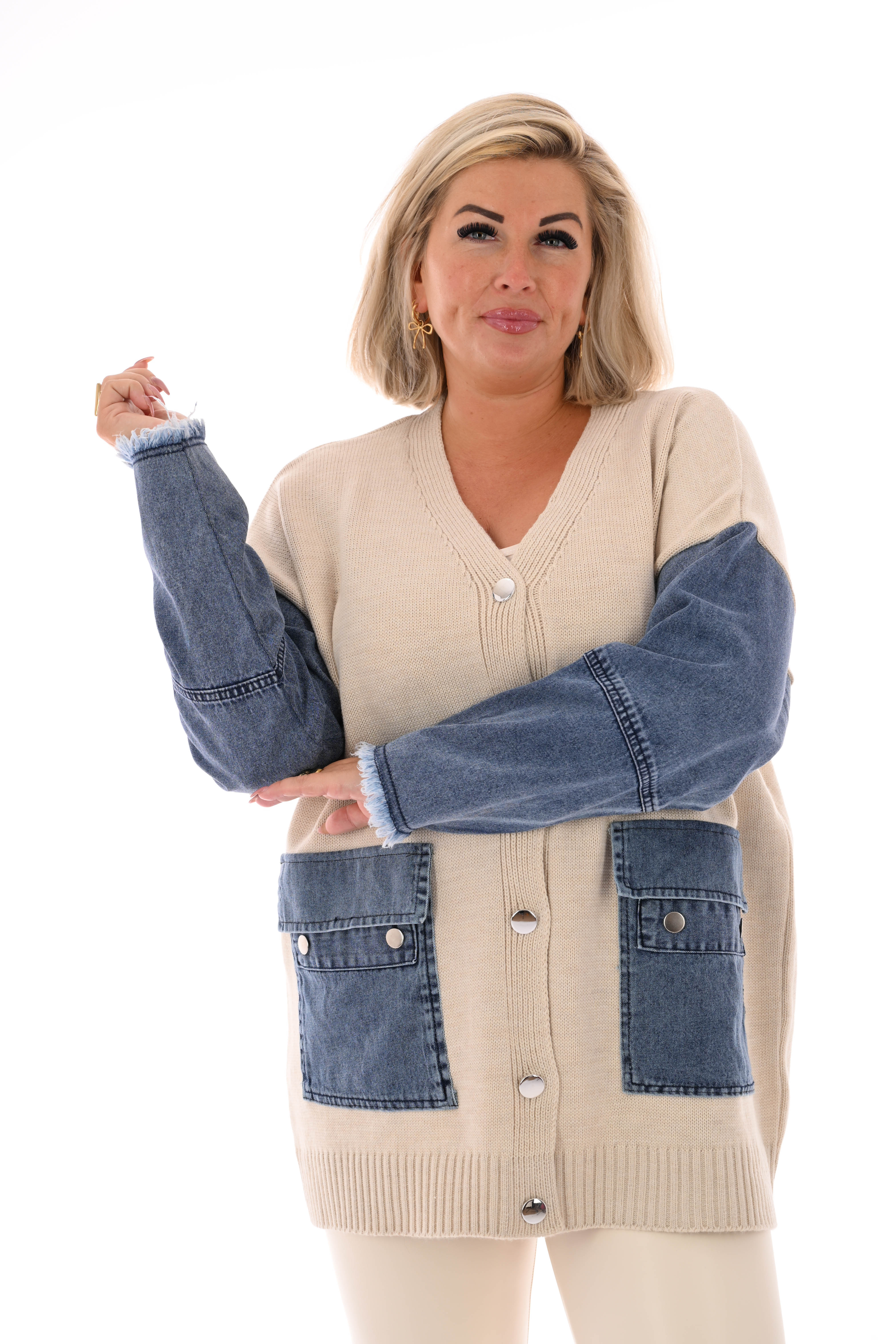 Gebreid vest met jeans beige