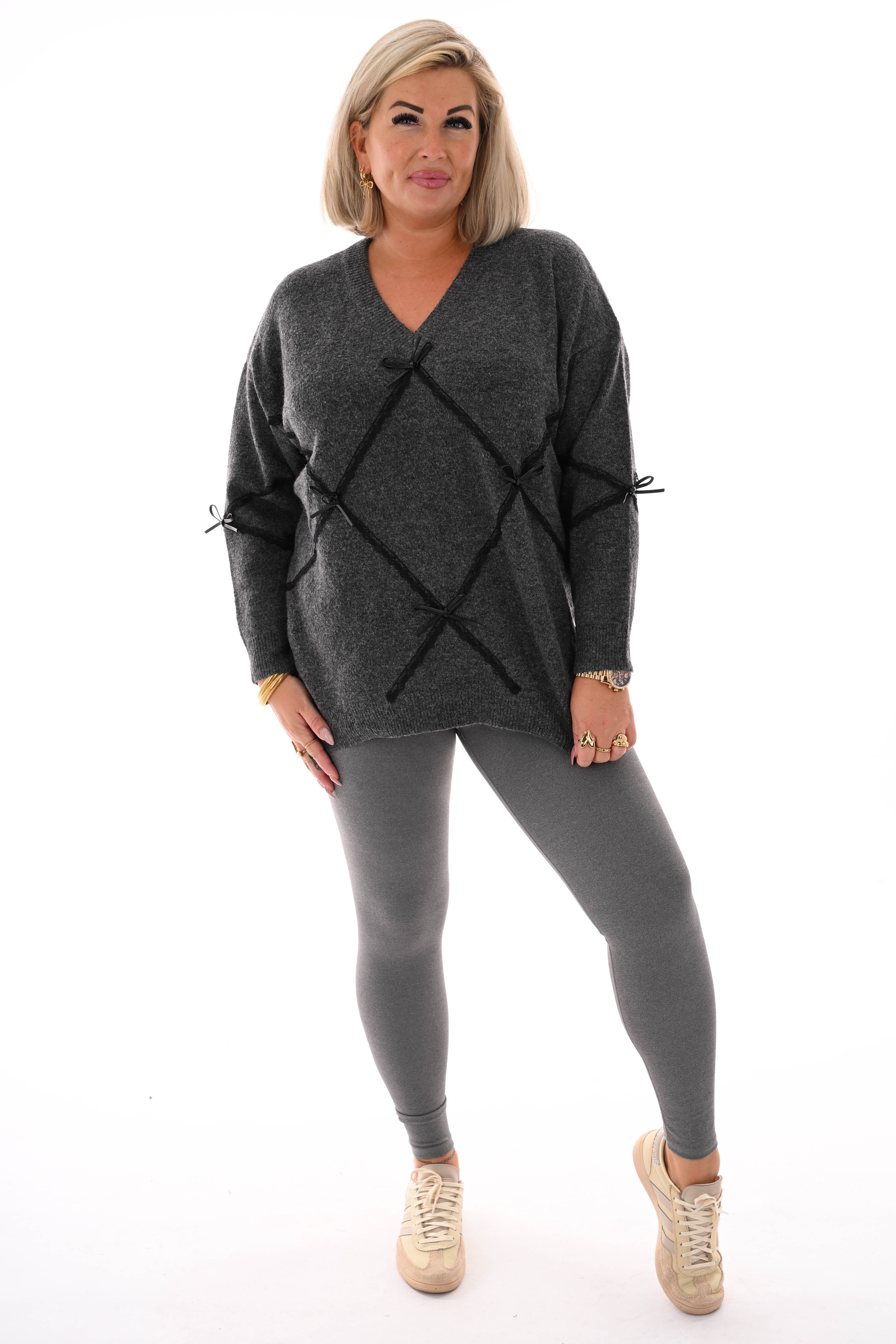 Trui met kant en strikjes antraciet