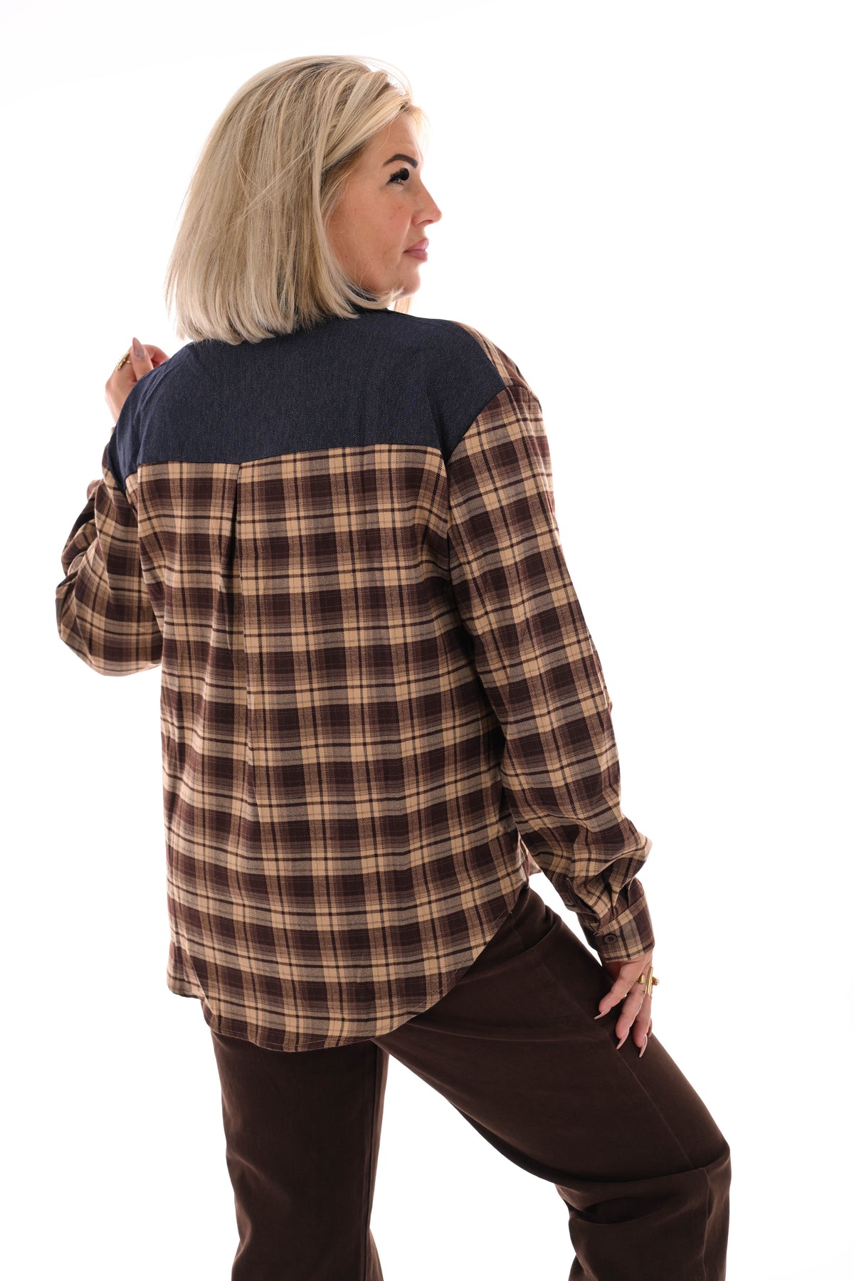 Houthakkers met jeans blouse bruin