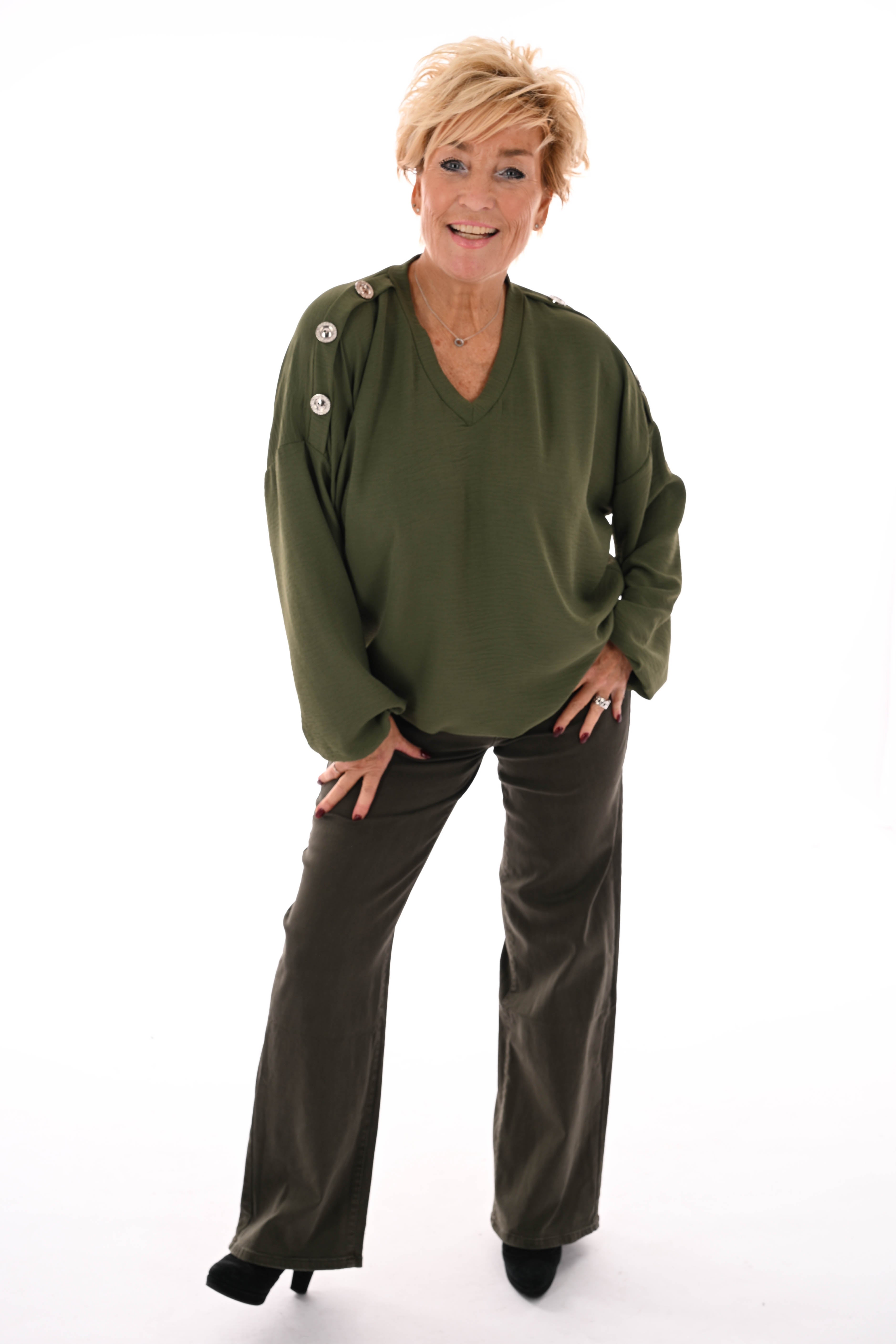 Top v-hals met knopen op de schouders legergroen