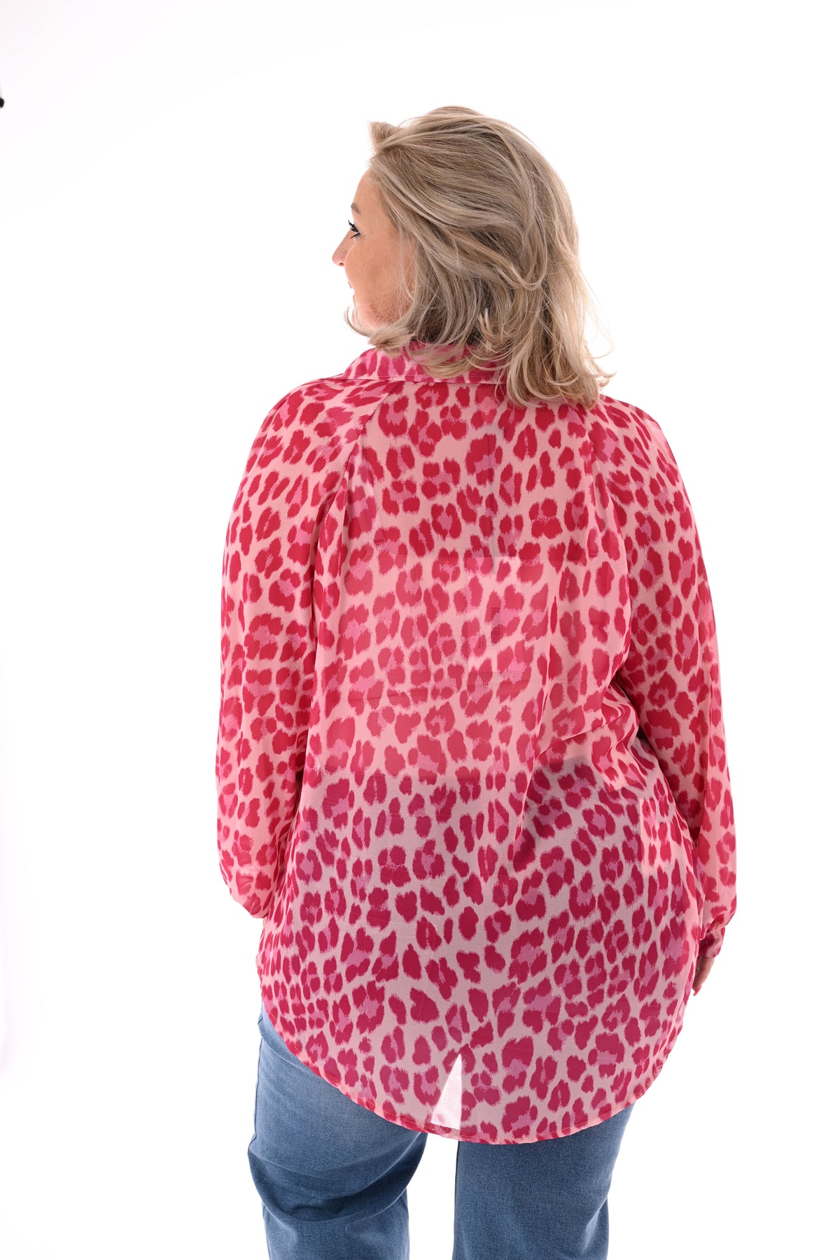 Blouse v-hals panterprint donkerroze