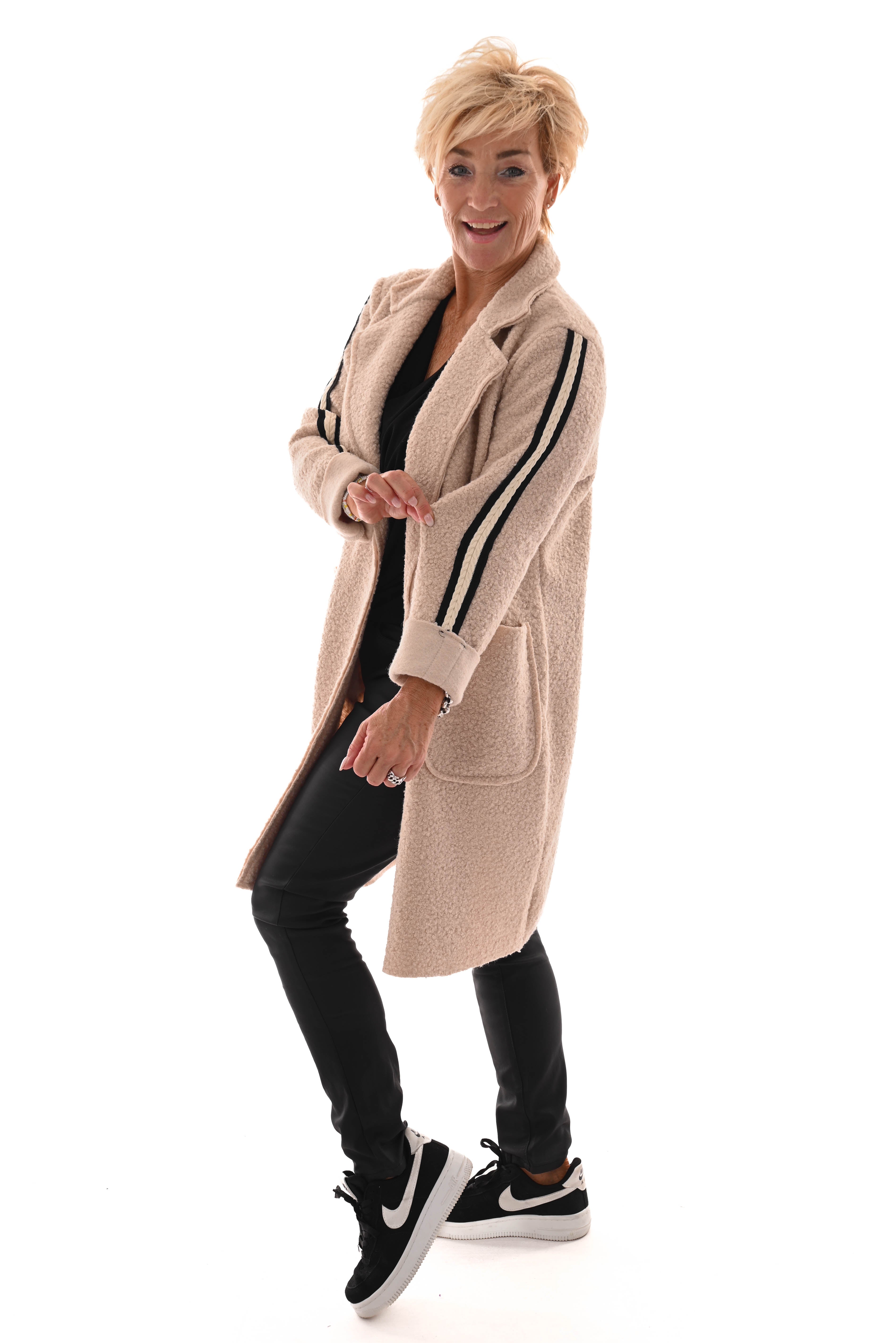 Half lange boucle jas strepen beige