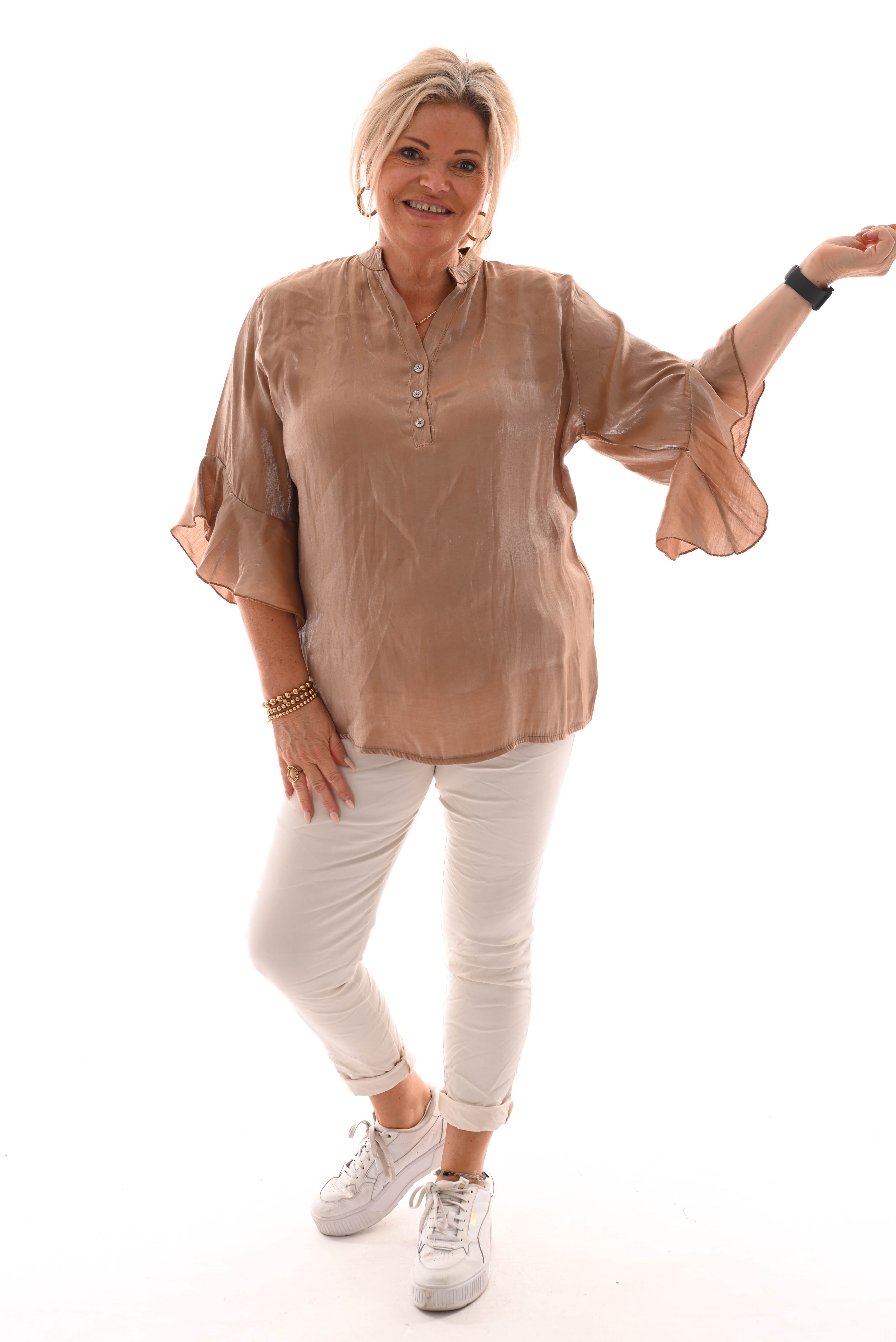 Silky top v-hals uitlopende mouwen camel