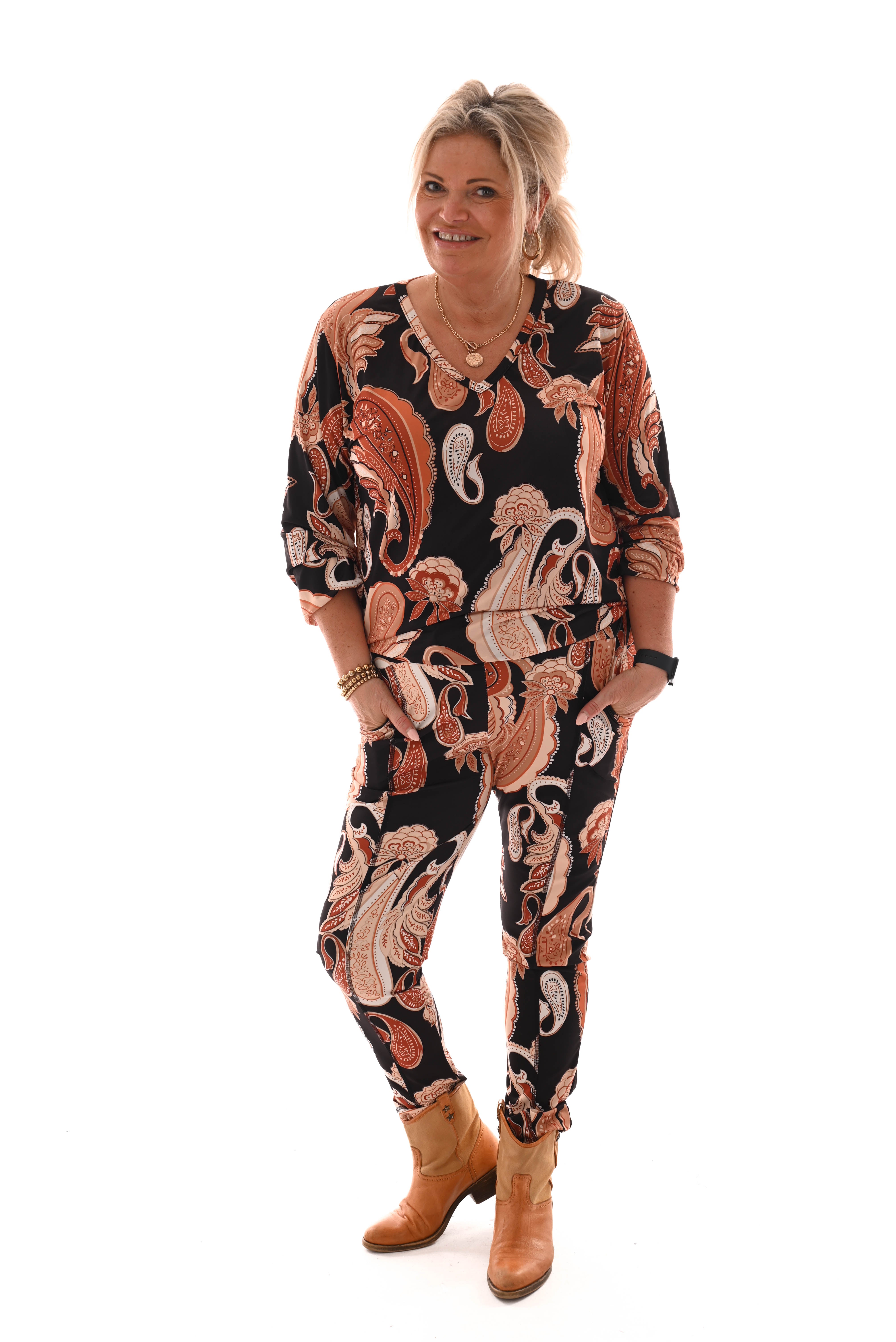 Tweedelig pak paisley v-hals lange mouwen zwart