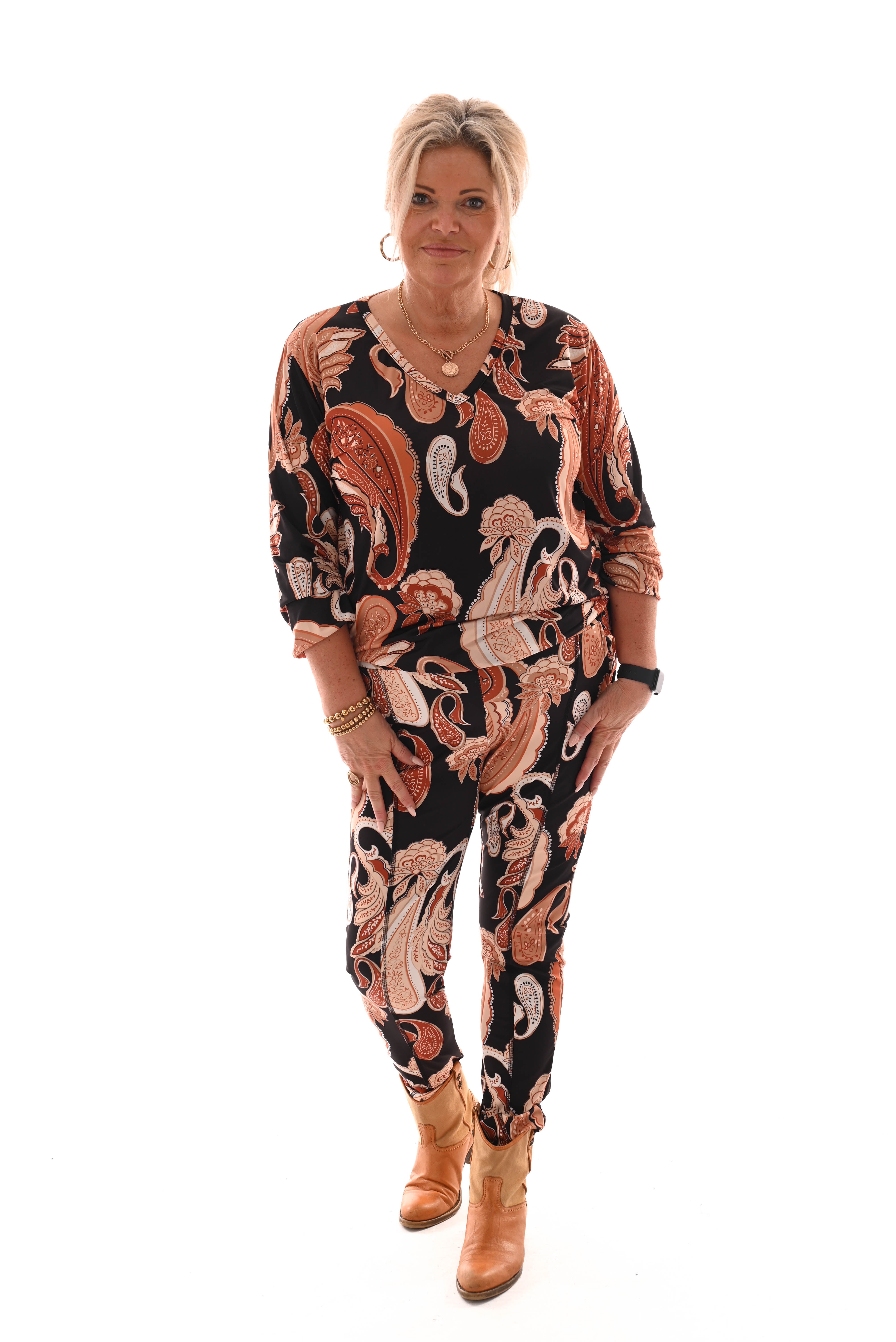 Tweedelig pak paisley v-hals lange mouwen zwart