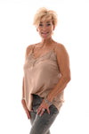 Silky hemdje kant met knoopjes beige