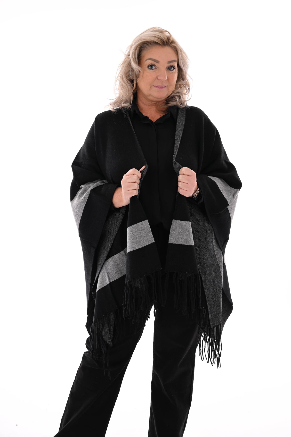 Omslagdoek streep en franjes zwart