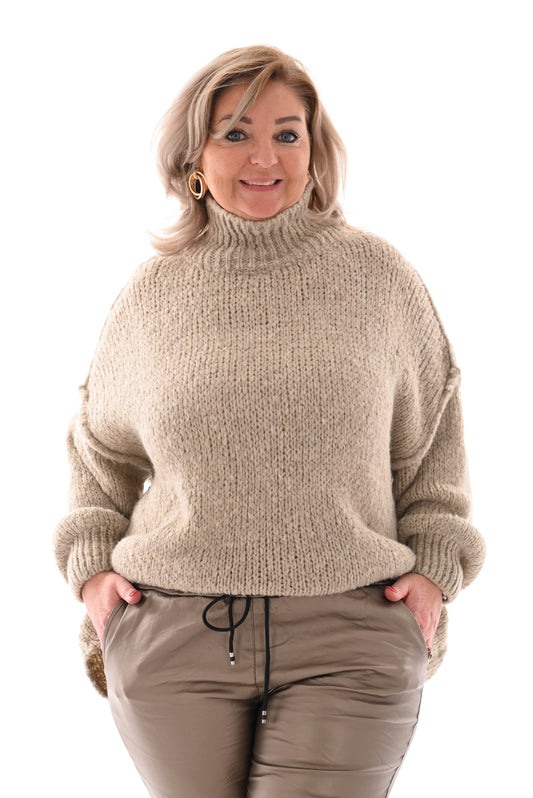 Kort gebreide trui turtle neck beige