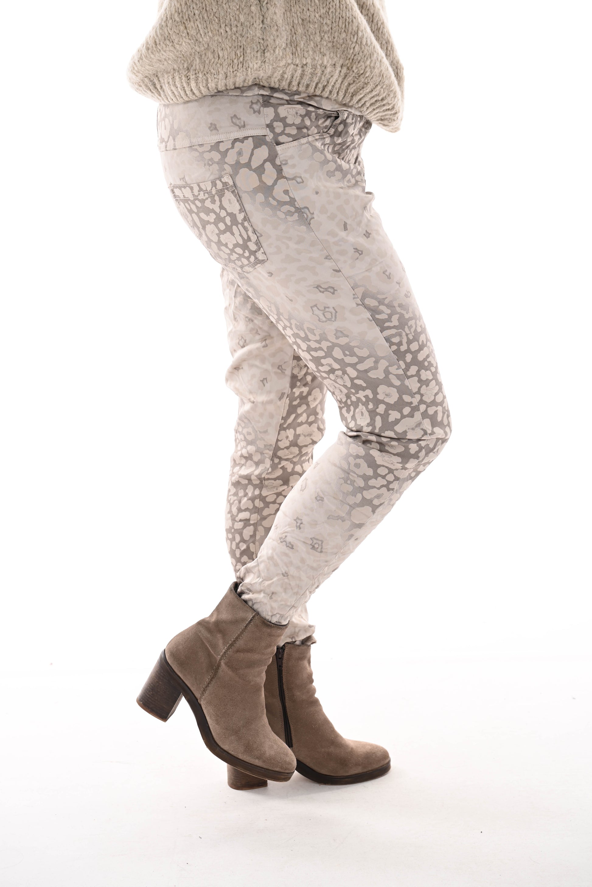 Silky stretchbroek panterprint taupe