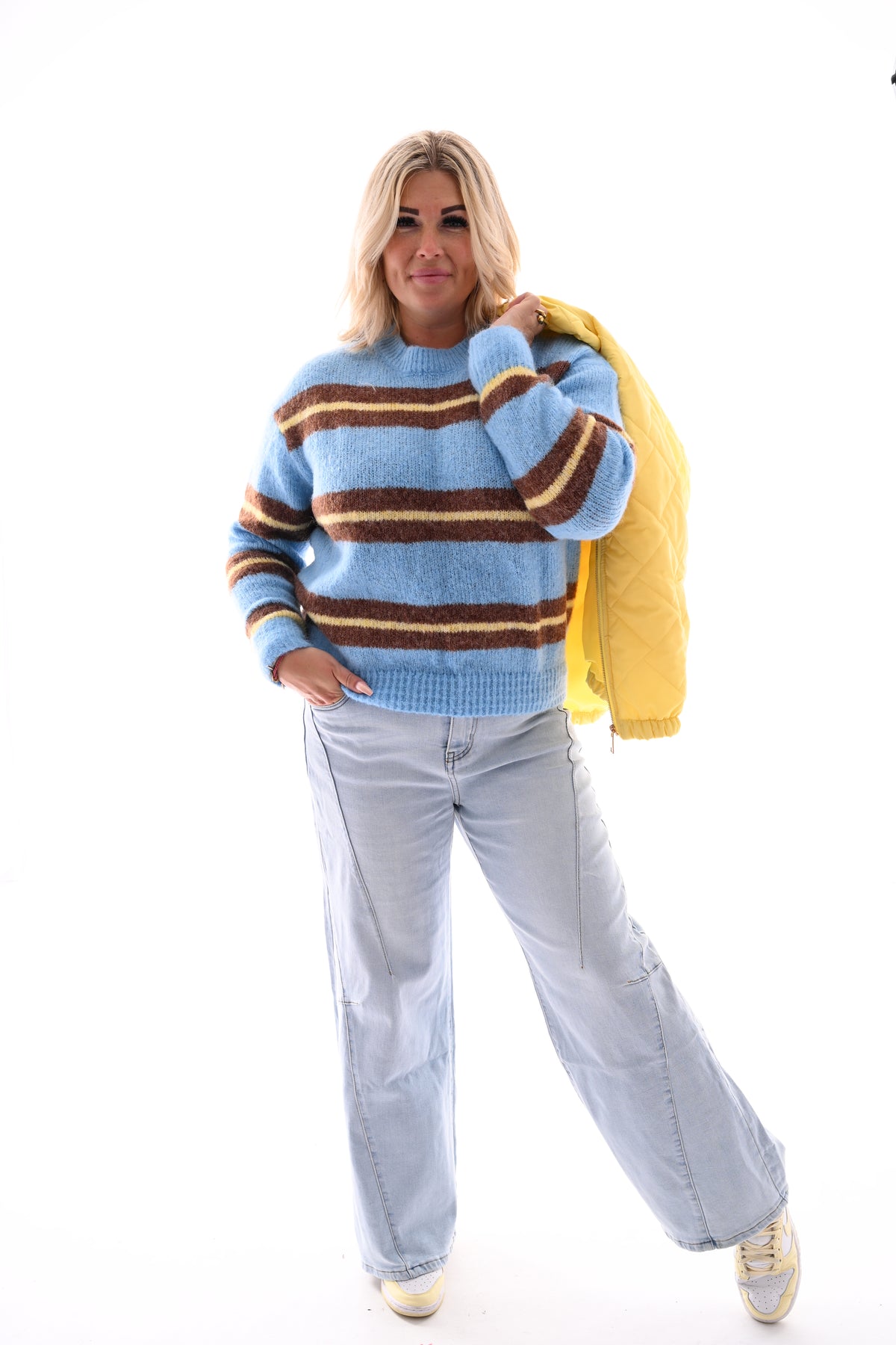 Fijn gebreide trui dubbele streep blauw