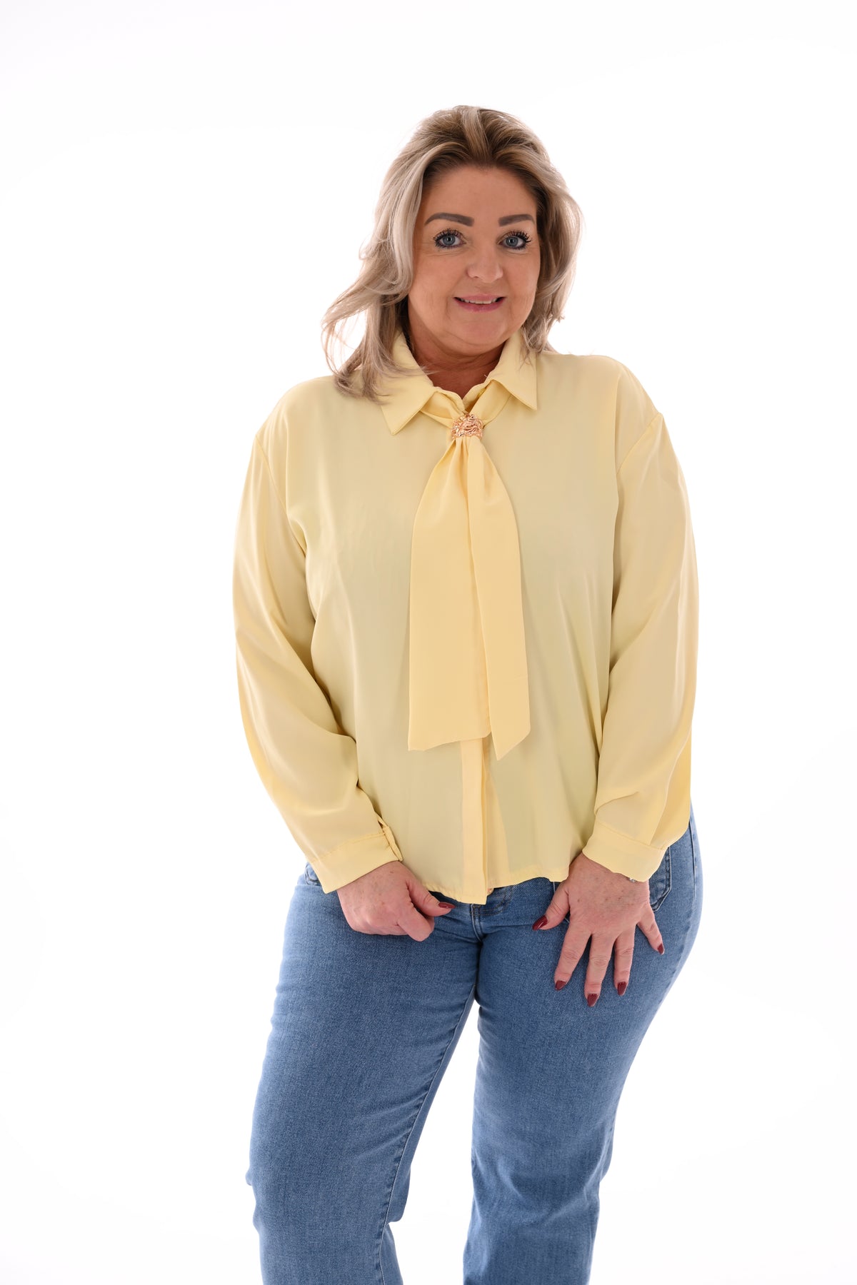 Doorknoop blouse met hals detail lichtgeel