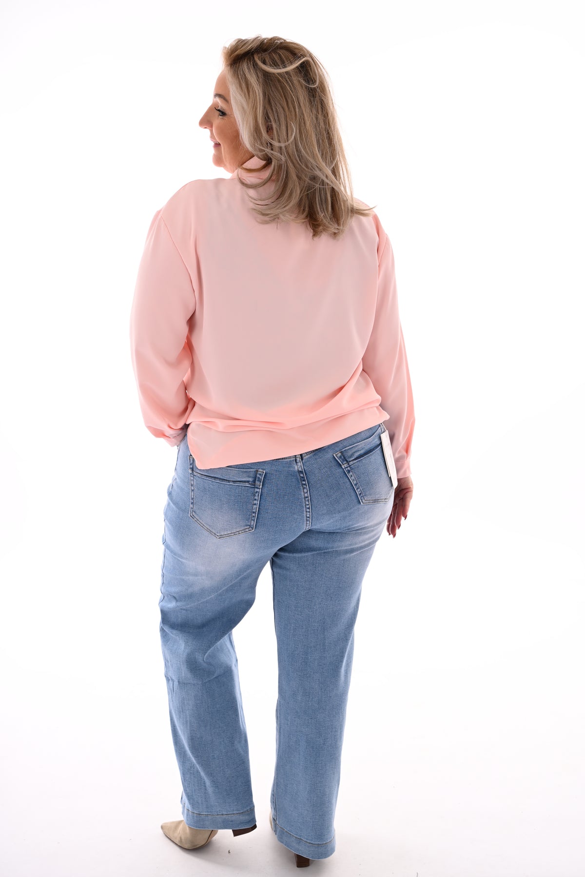 Doorknoop blouse met hals detail lichtroze