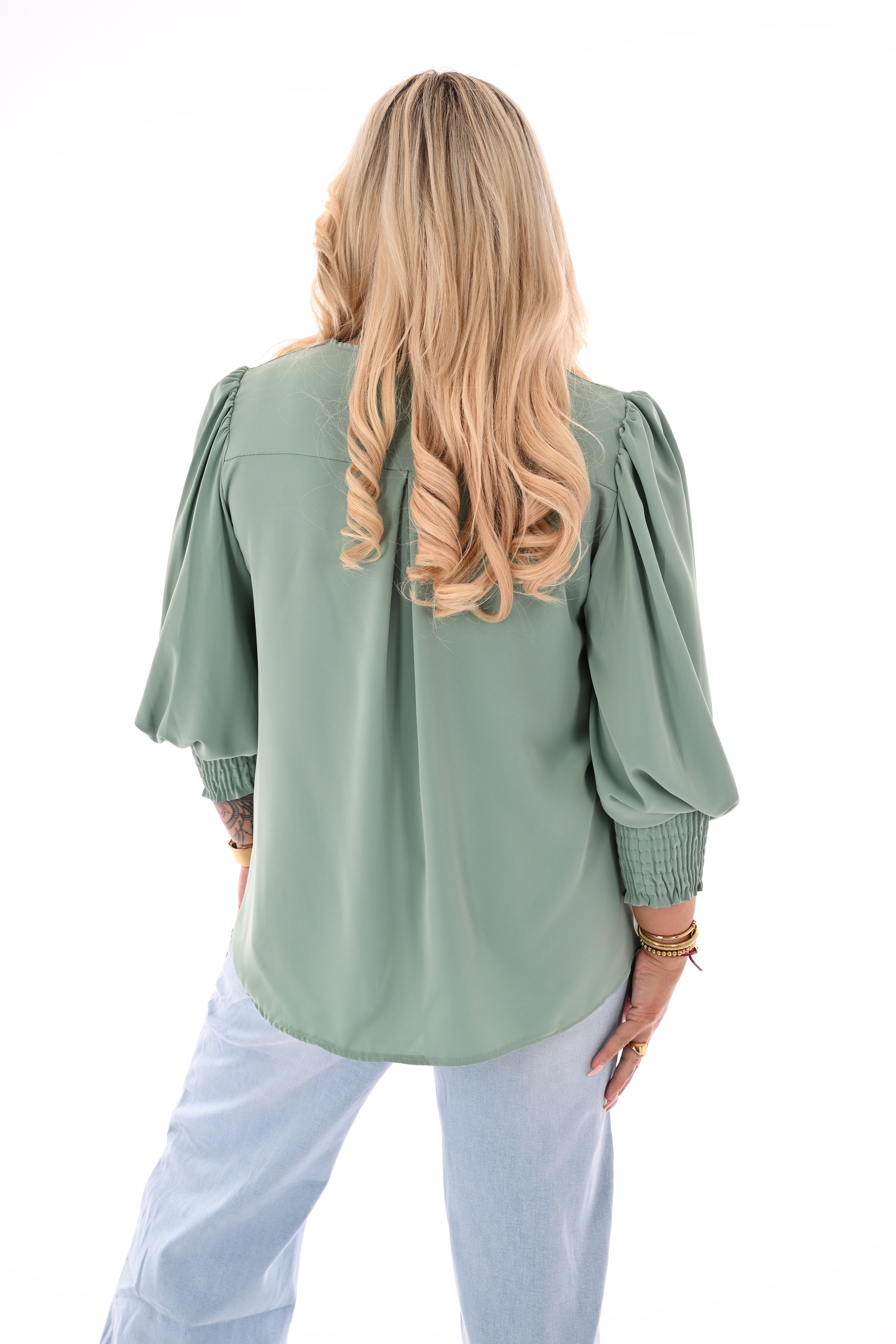 Top met v-hals en lange smockmouwen lindegroen