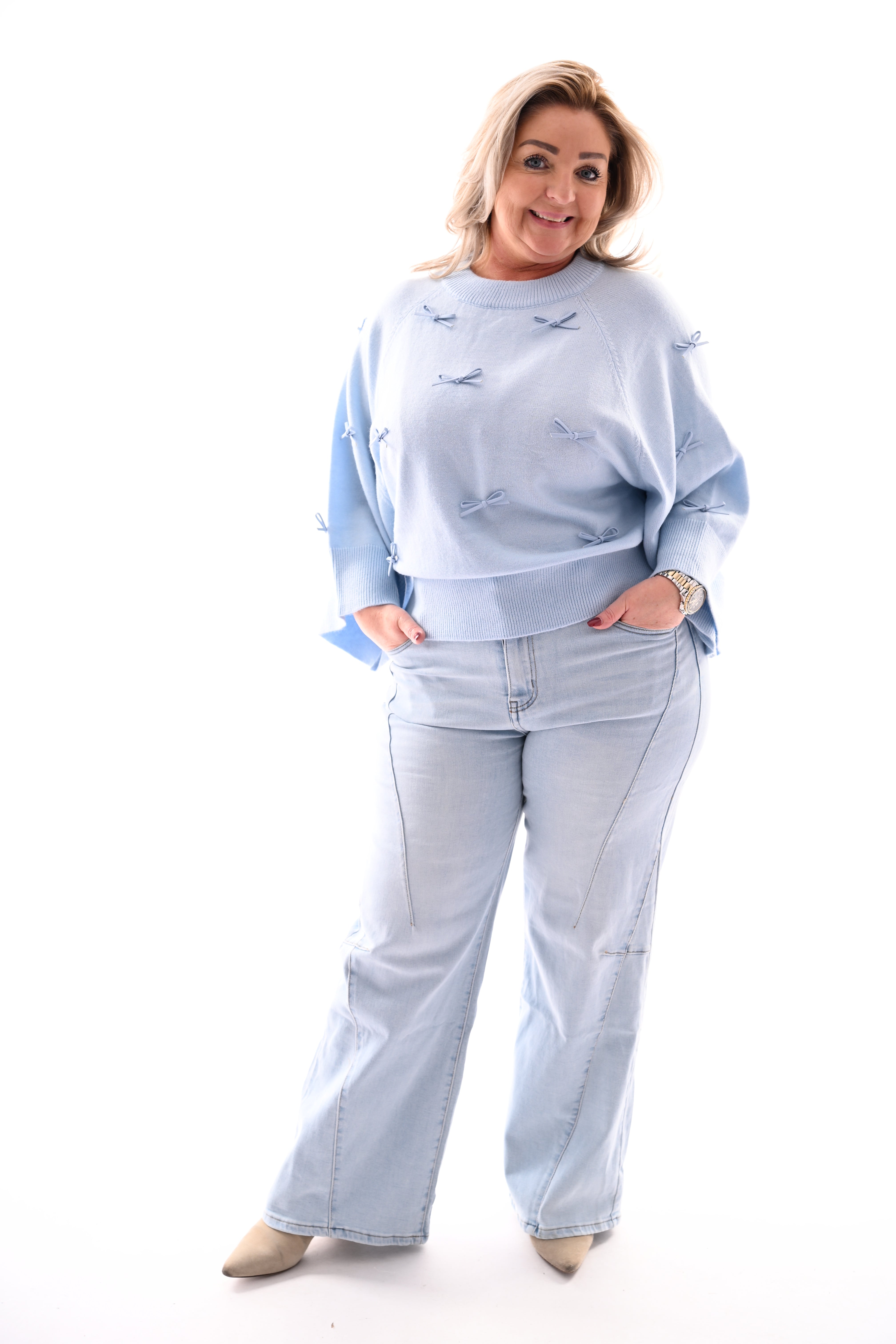 Trui 3/4e mouwen met strikjes lichtblauw