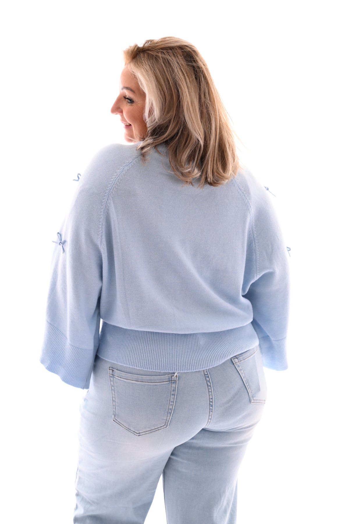 Trui 3/4e mouwen met strikjes lichtblauw