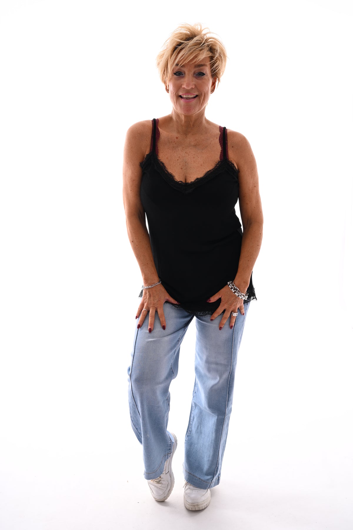 Hemdje met kanten rand zwart