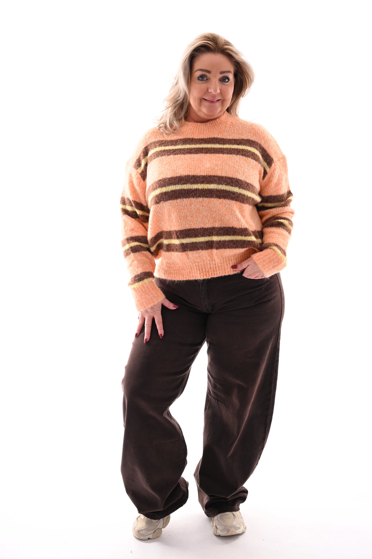 Fijn gebreide trui dubbele streep oranje